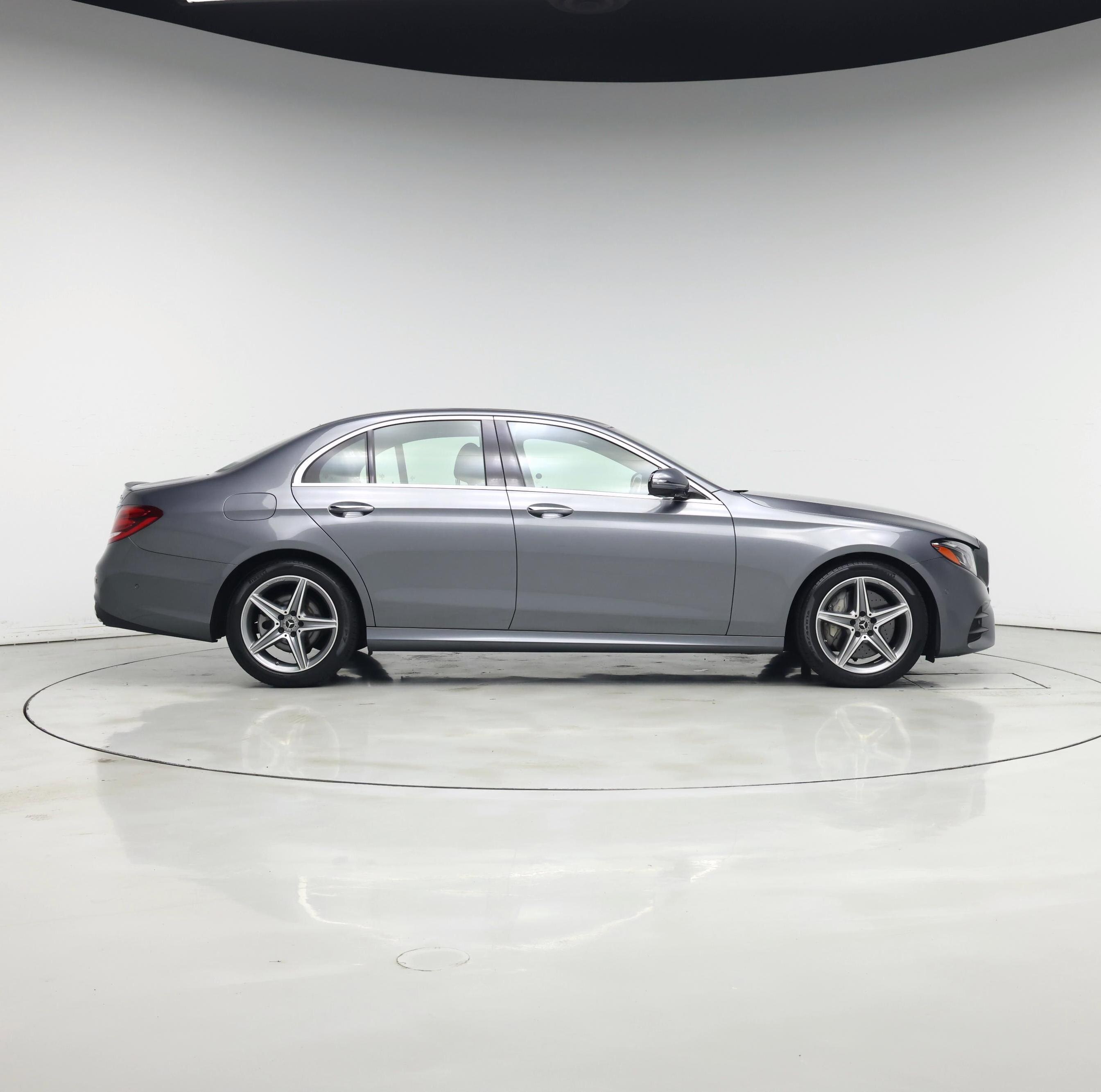 Thumbnail: 2019 Mercedes-Benz E-Class - 7