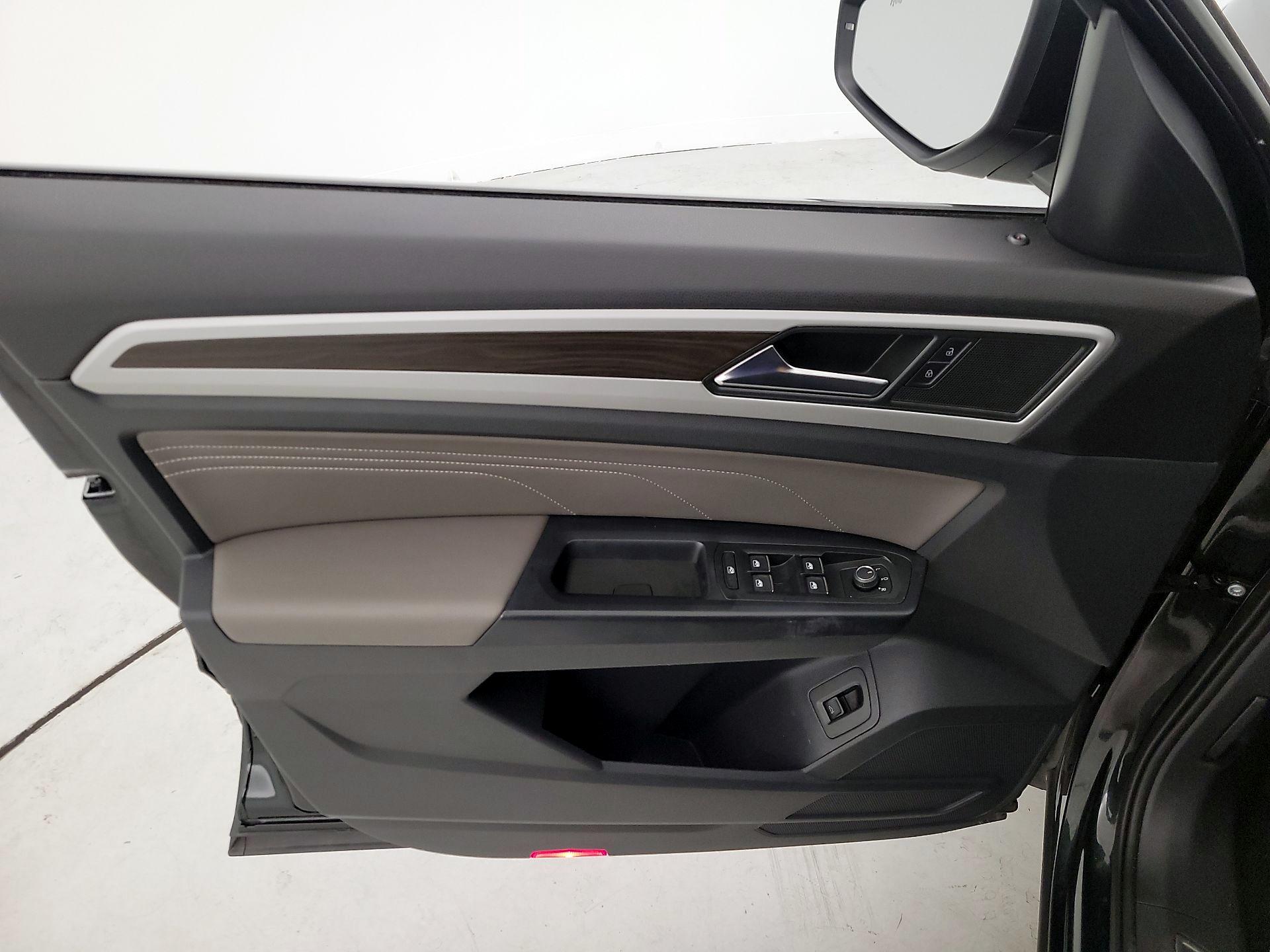Thumbnail: 2021 Volkswagen Atlas - 12