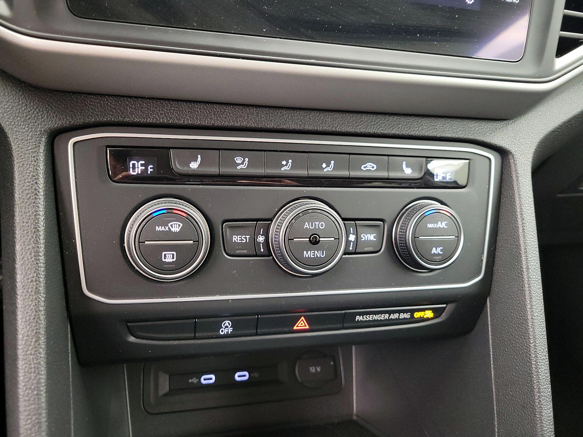 Thumbnail: 2021 Volkswagen Atlas - 16