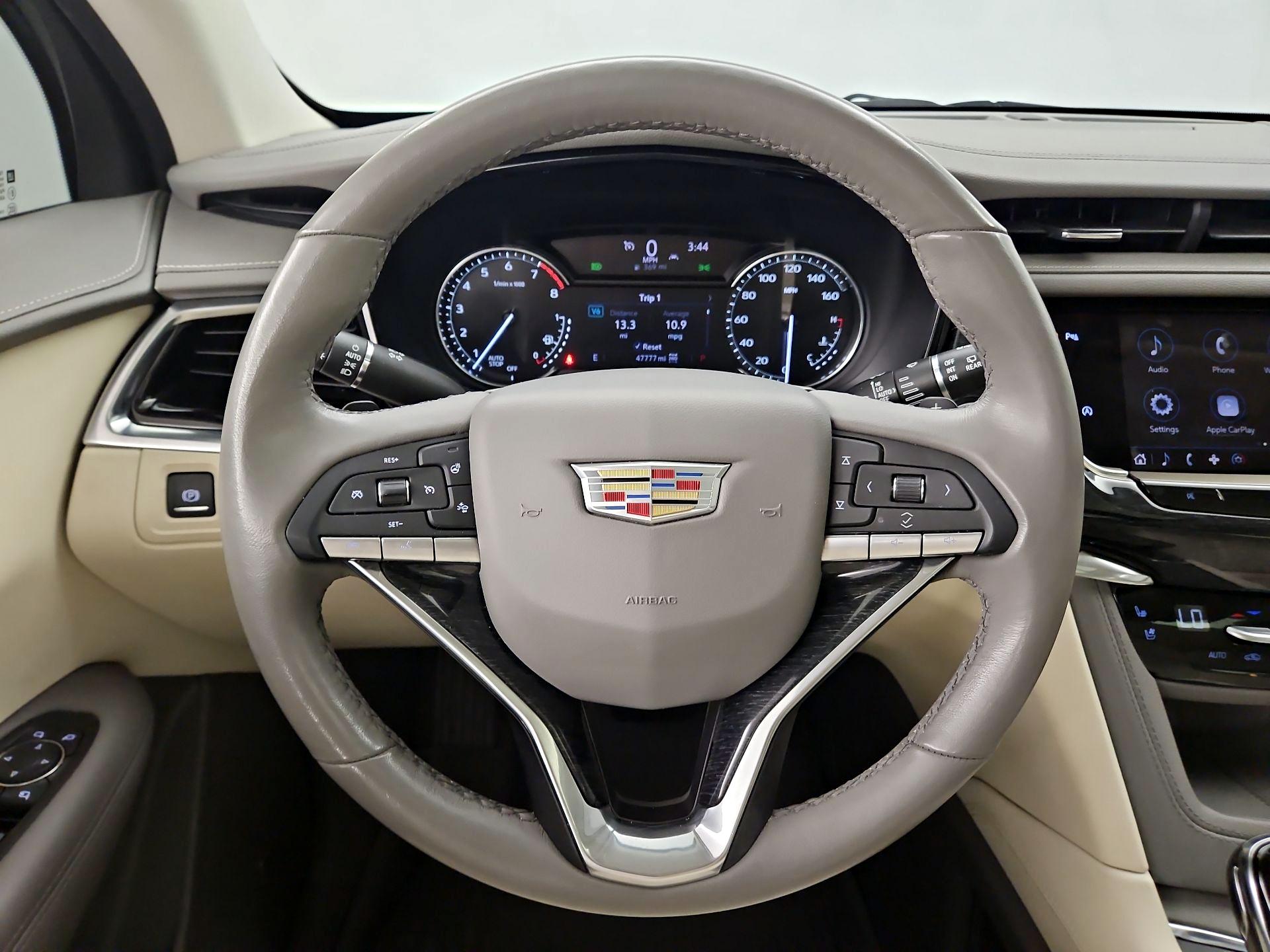 Thumbnail: 2022 Cadillac XT6 - 10