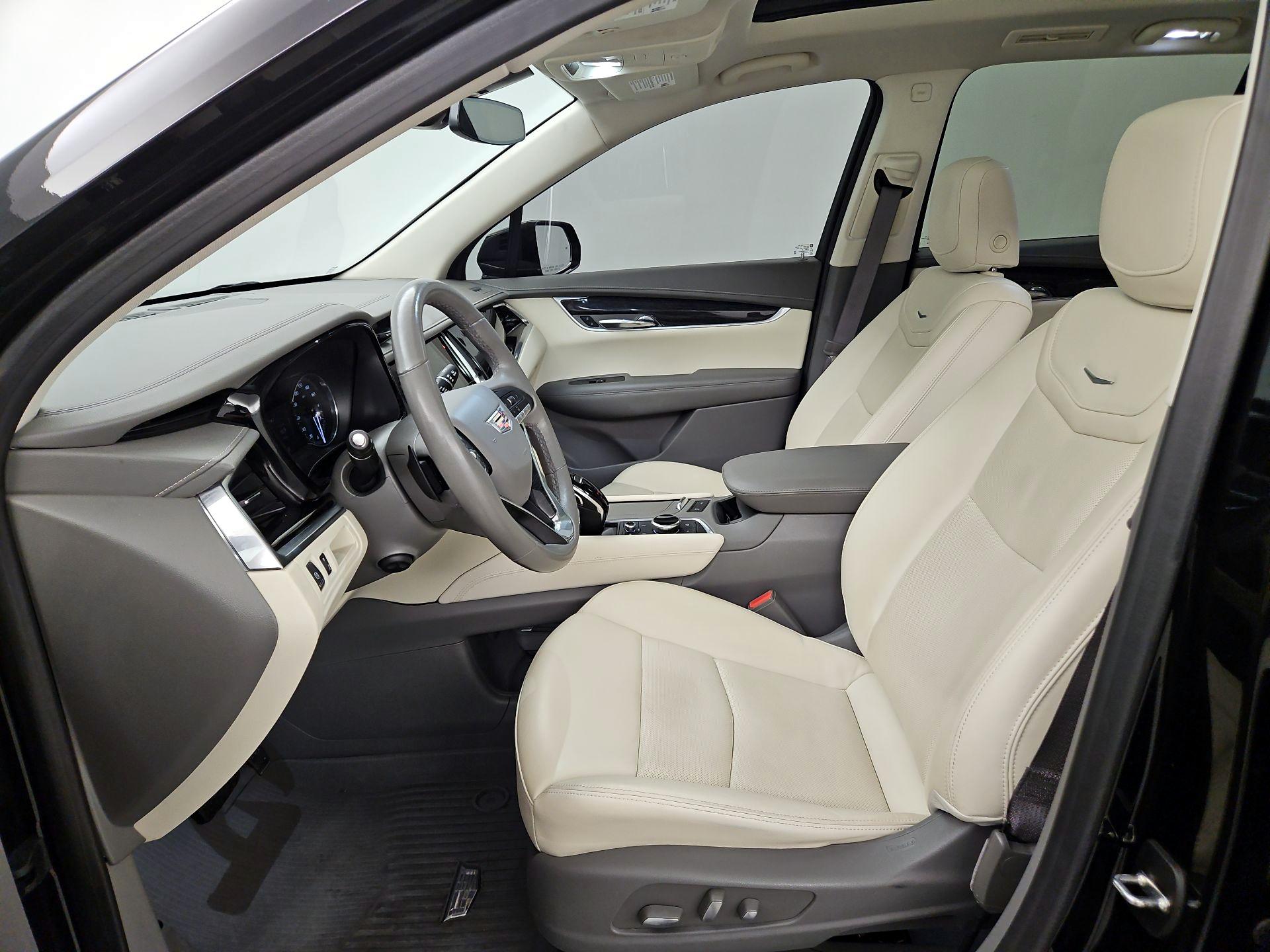 Thumbnail: 2022 Cadillac XT6 - 11