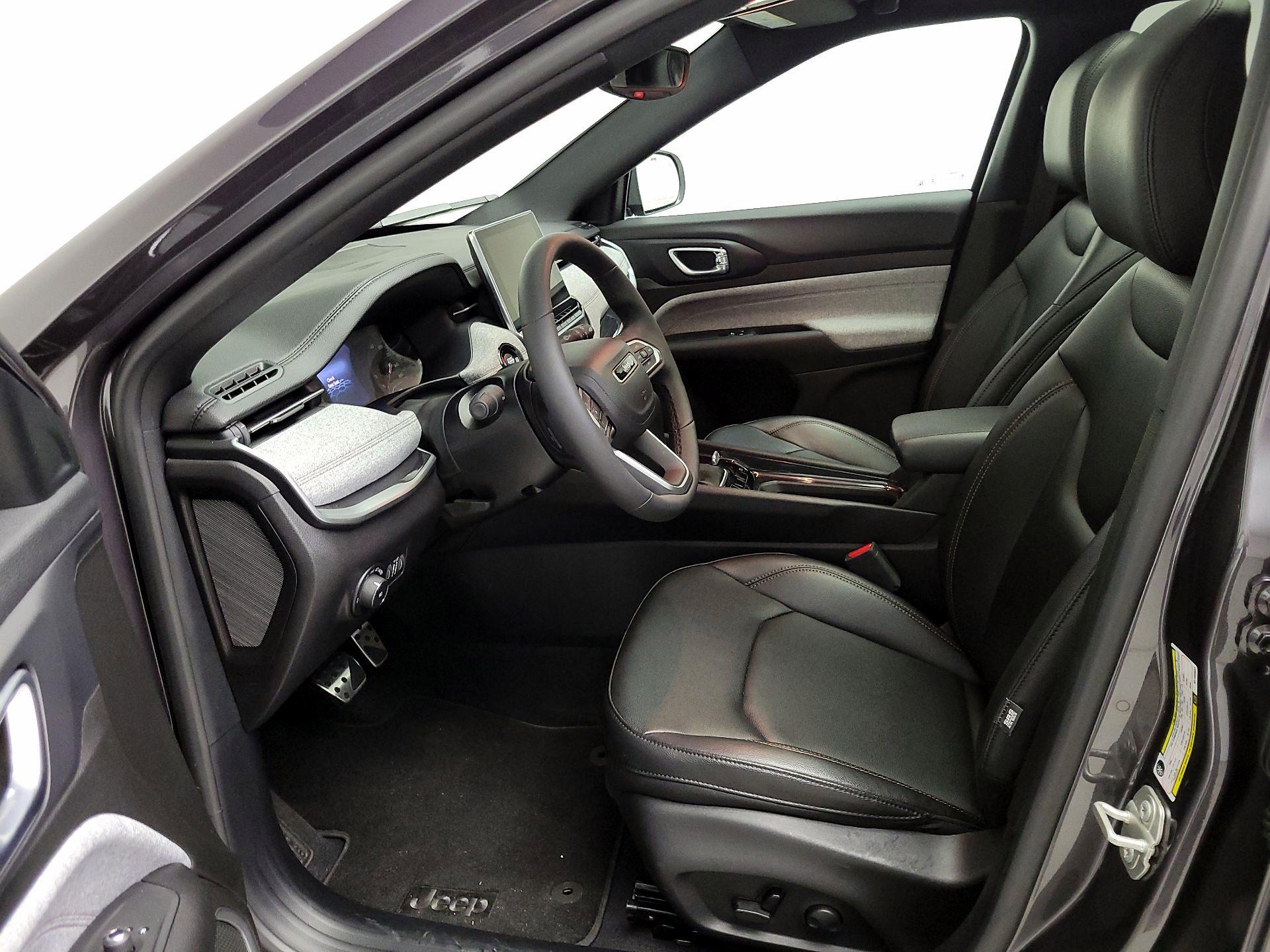 Thumbnail: 2024 Jeep Compass - 11