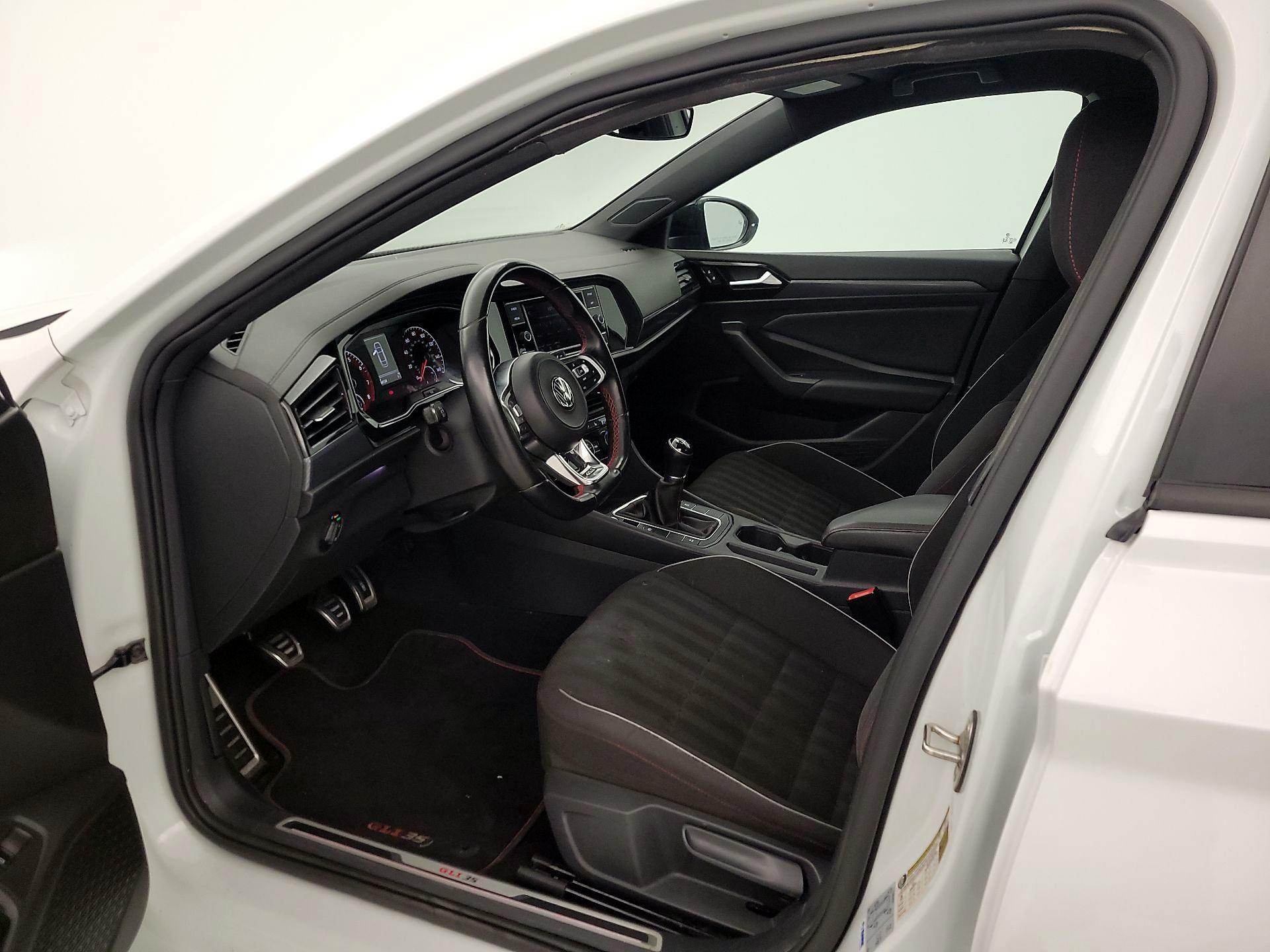 Thumbnail: 2019 Volkswagen Jetta - 11