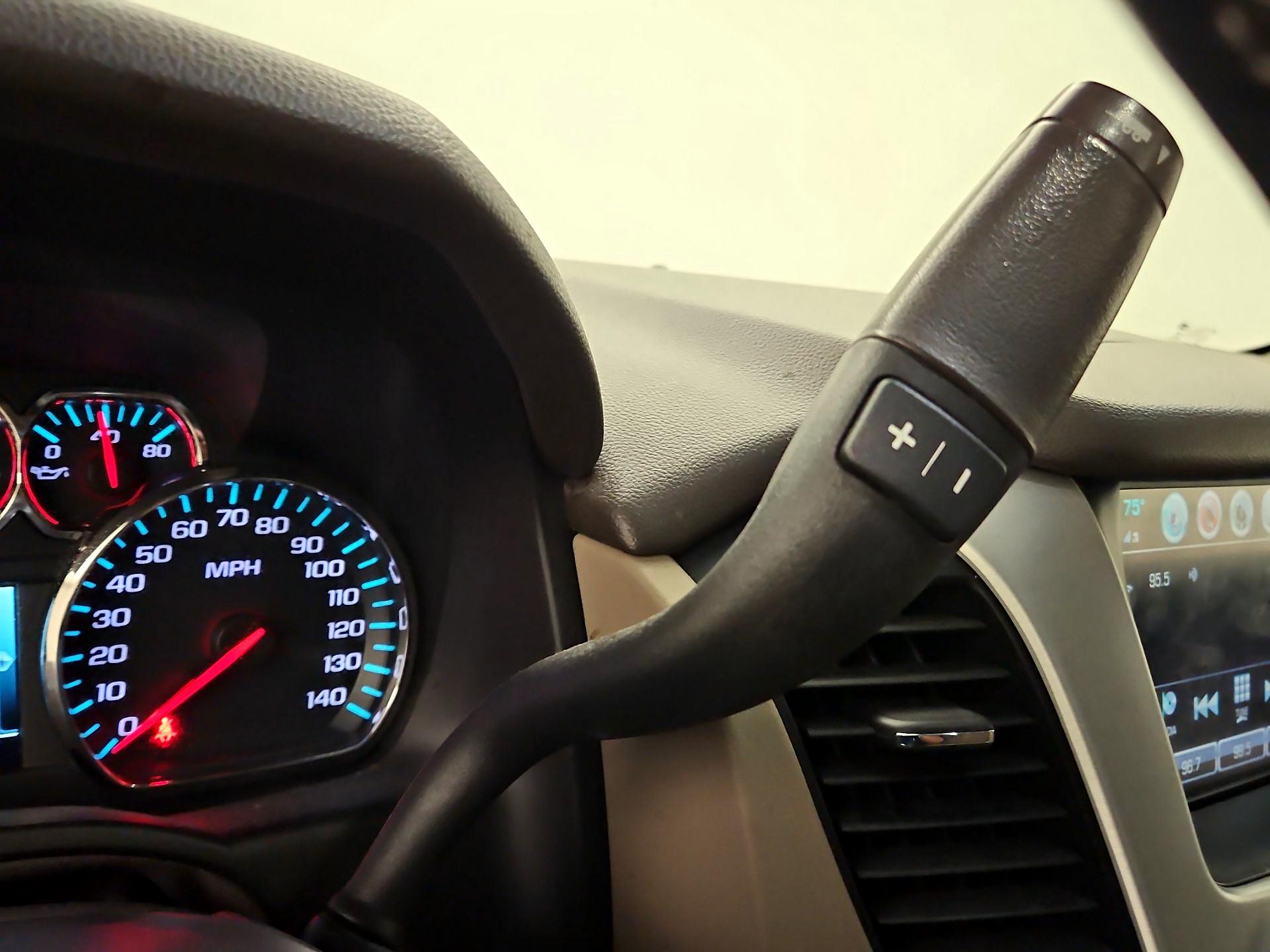 Thumbnail: 2019 GMC Yukon XL - 18