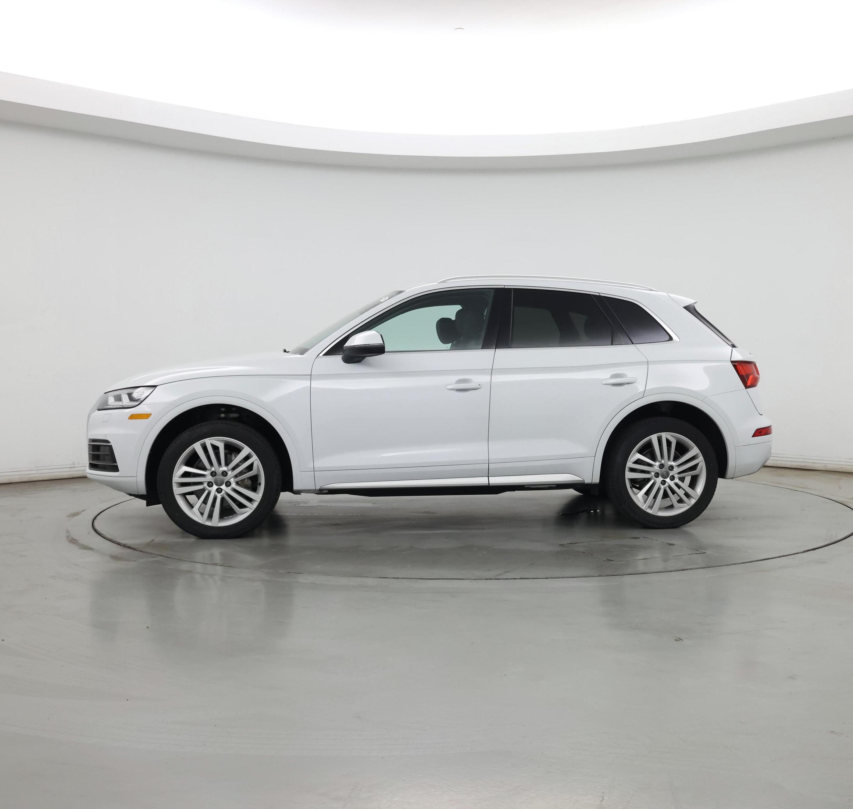 Thumbnail: 2020 Audi Q5 - 3