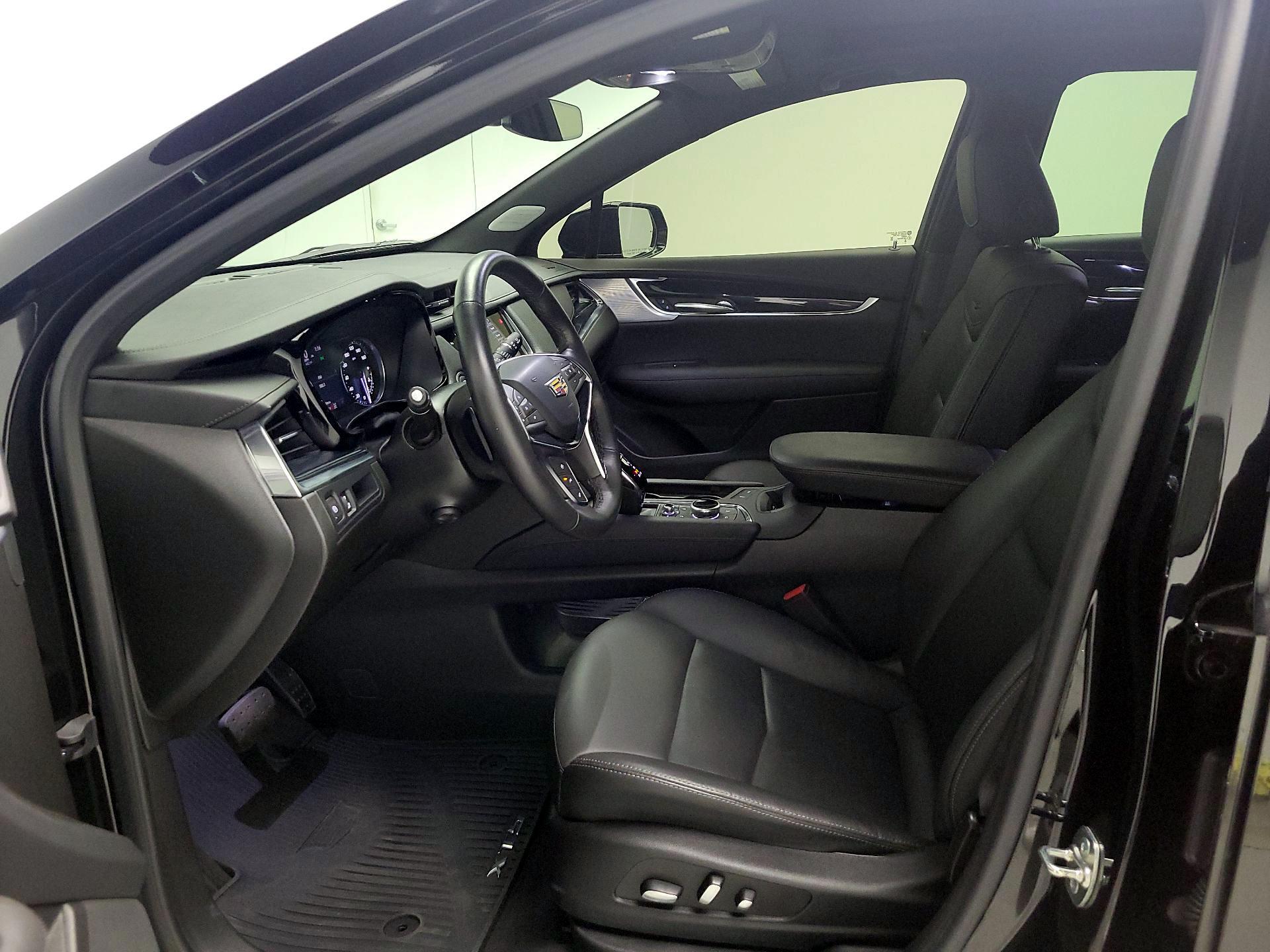 Thumbnail: 2024 Cadillac XT5 - 11