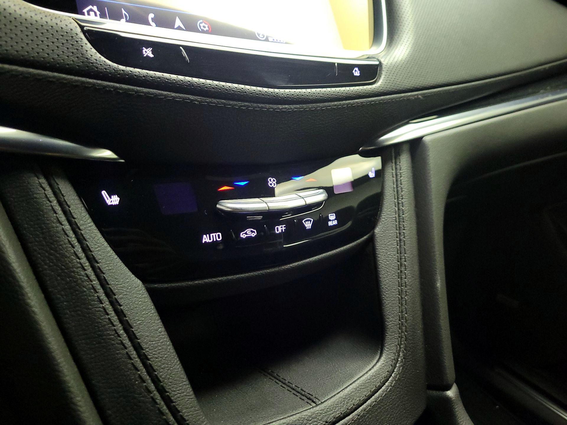 Thumbnail: 2024 Cadillac XT5 - 15