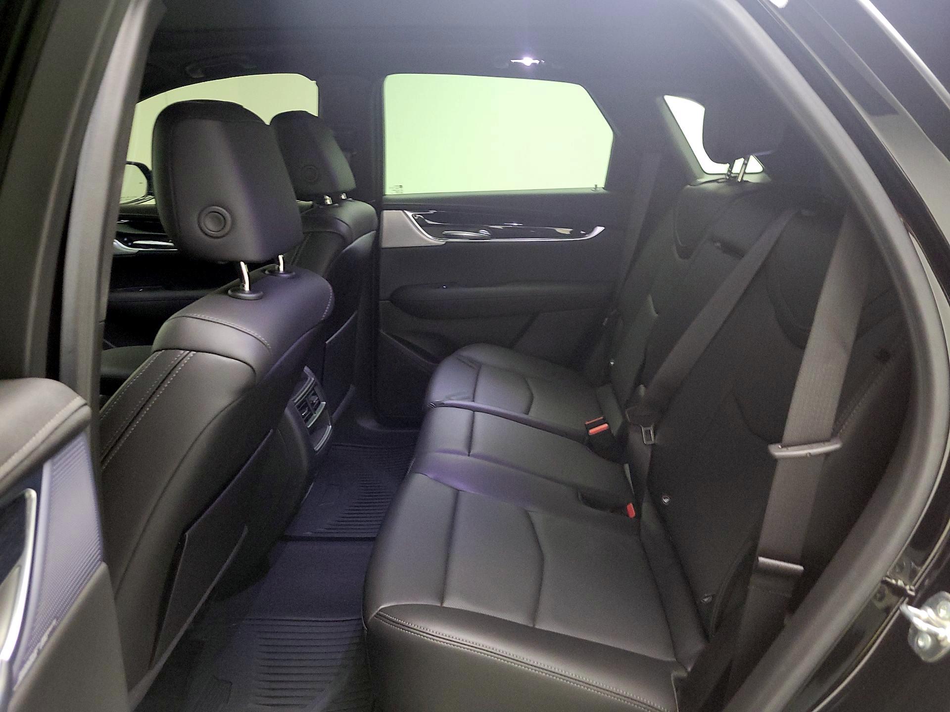 Thumbnail: 2024 Cadillac XT5 - 17