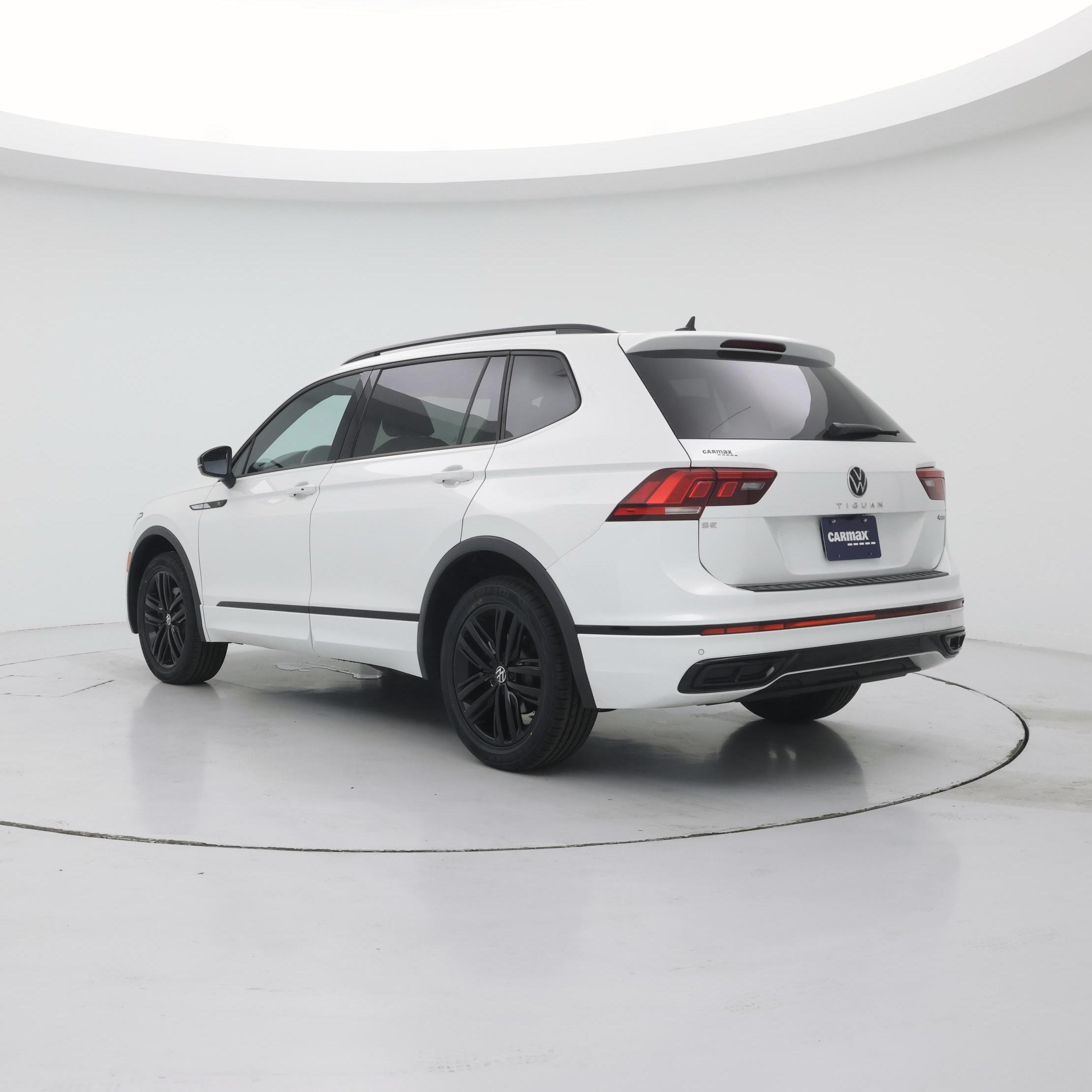 Thumbnail: 2022 Volkswagen Tiguan - 2