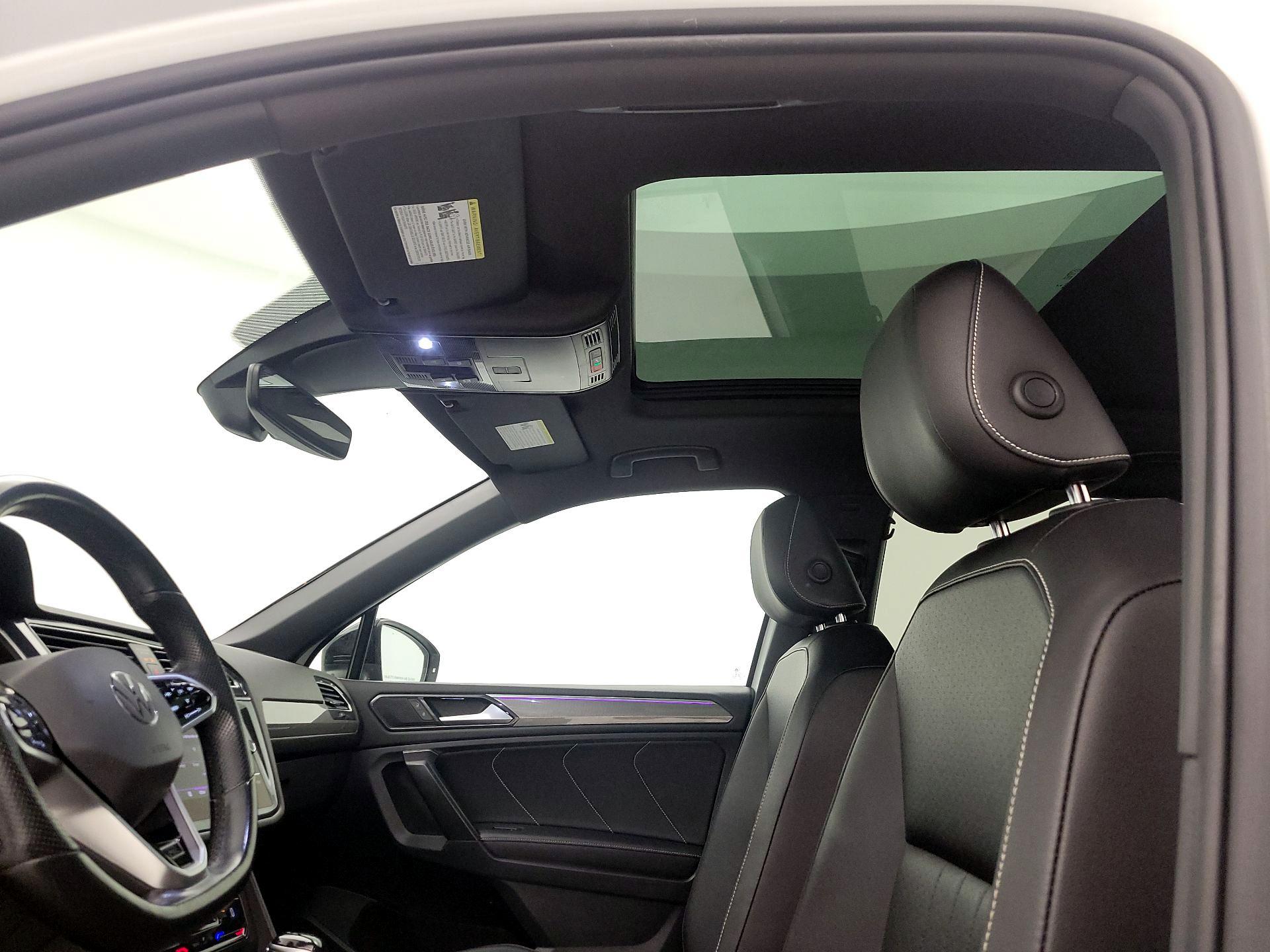 Thumbnail: 2022 Volkswagen Tiguan - 19