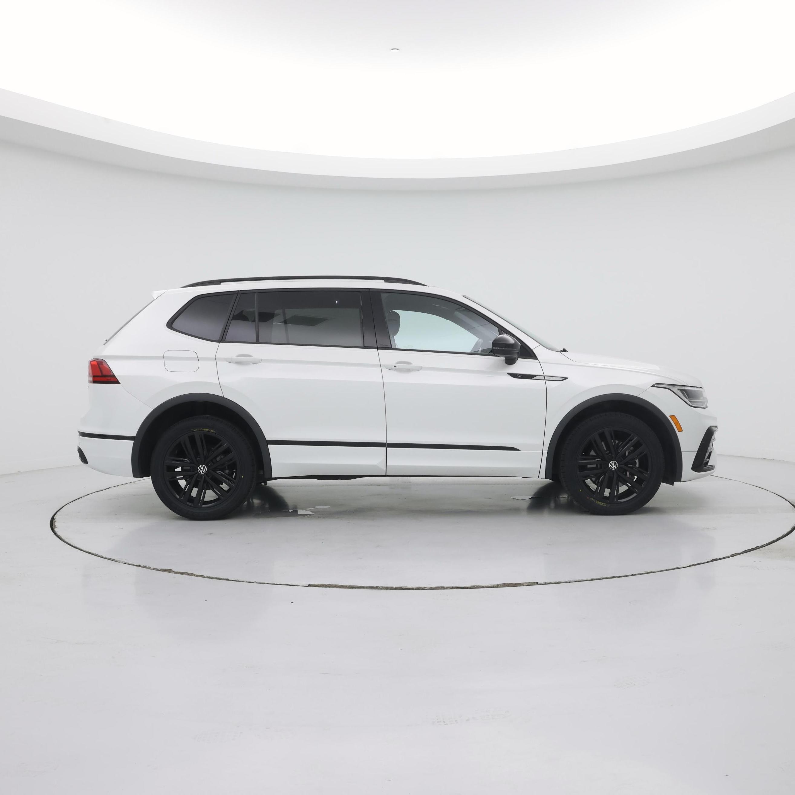 Thumbnail: 2022 Volkswagen Tiguan - 7
