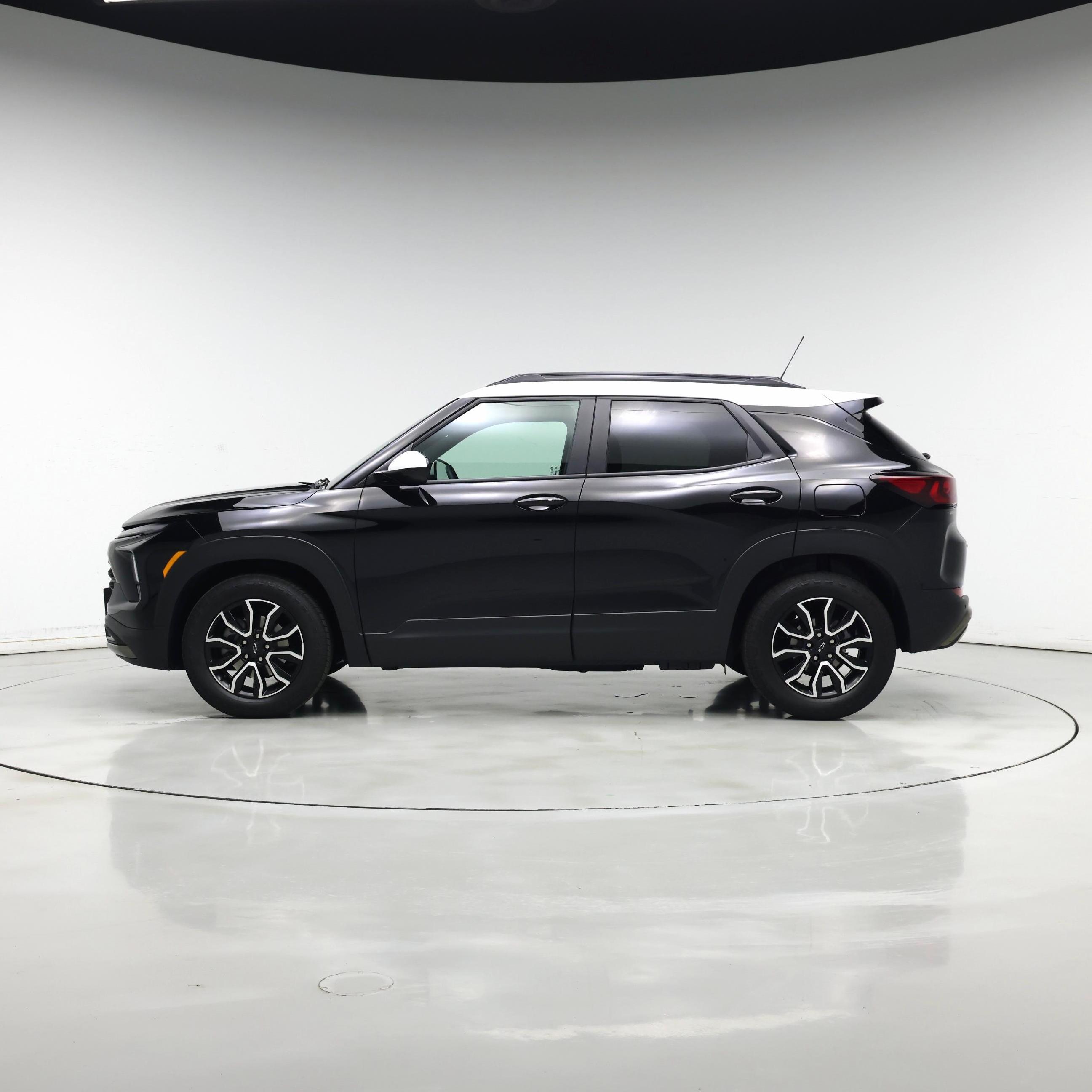 Thumbnail: 2025 Chevrolet TrailBlazer - 3