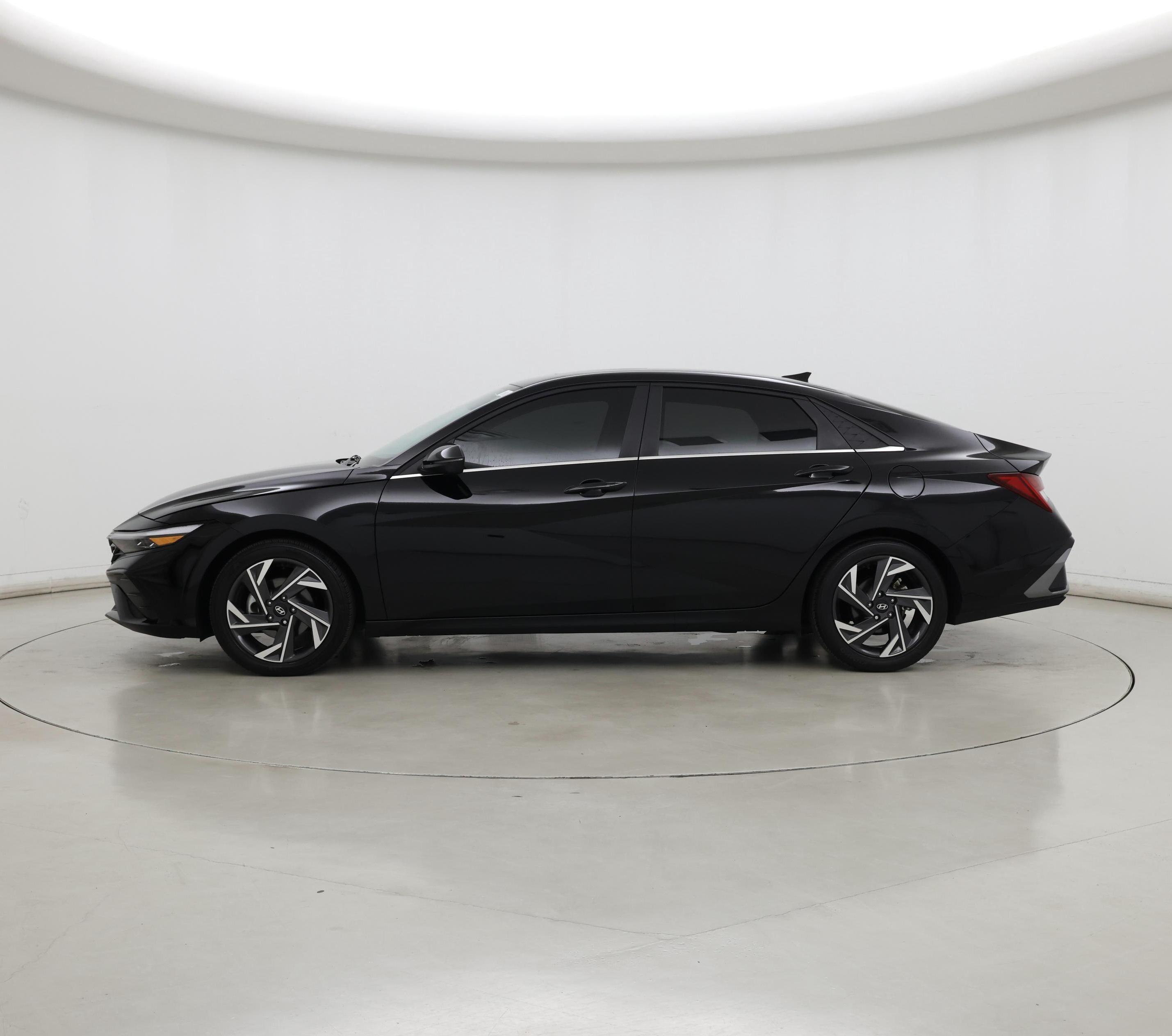 Thumbnail: 2024 Hyundai Elantra - 3