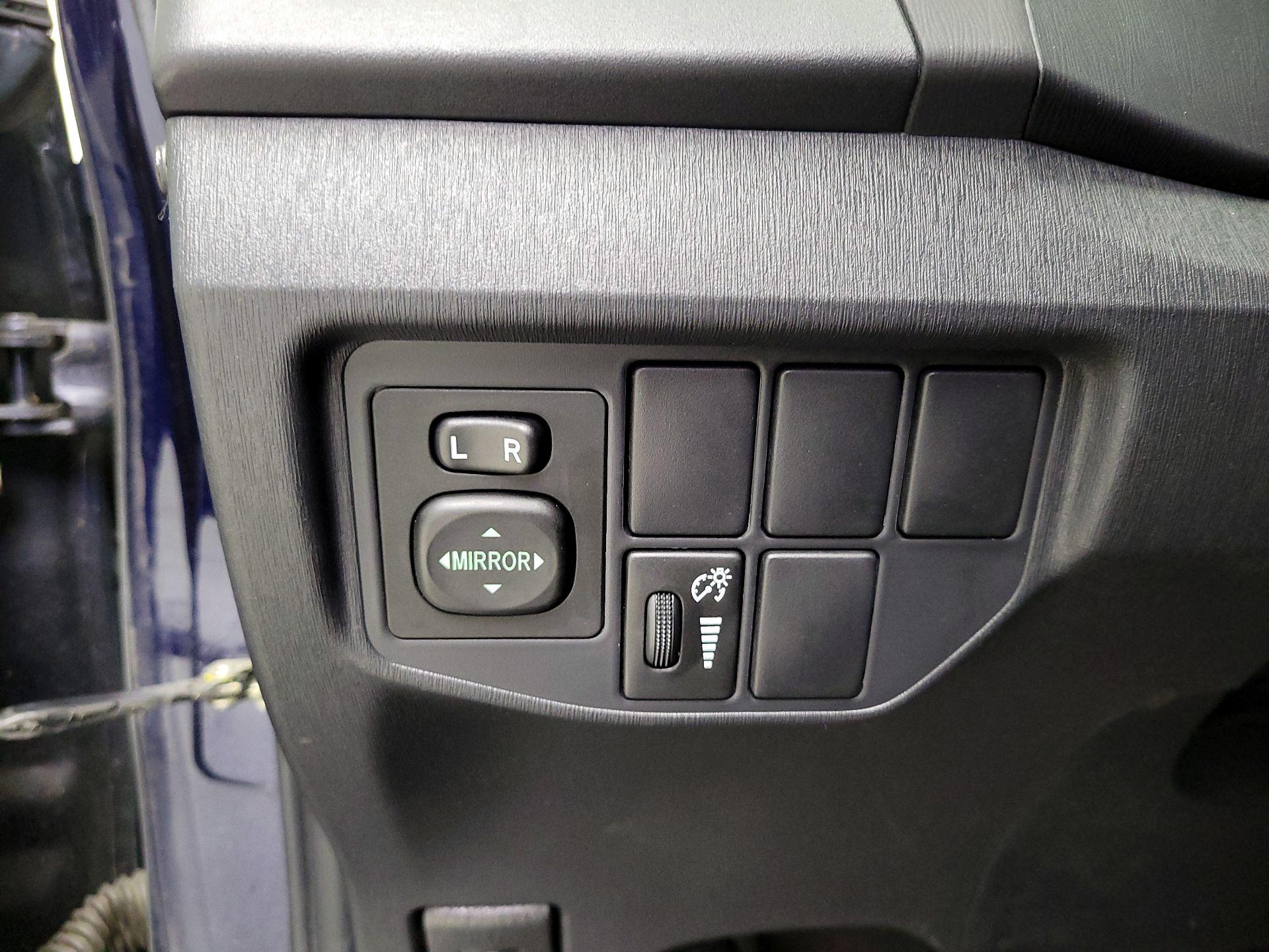 Thumbnail: 2014 Toyota Prius - 13