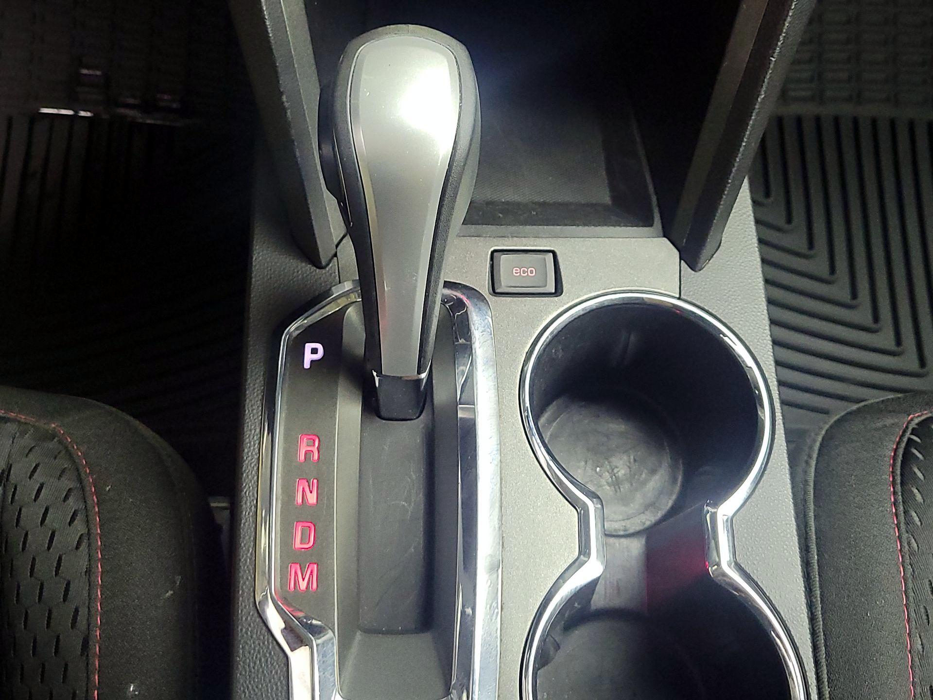 Thumbnail: 2015 GMC Terrain - 16