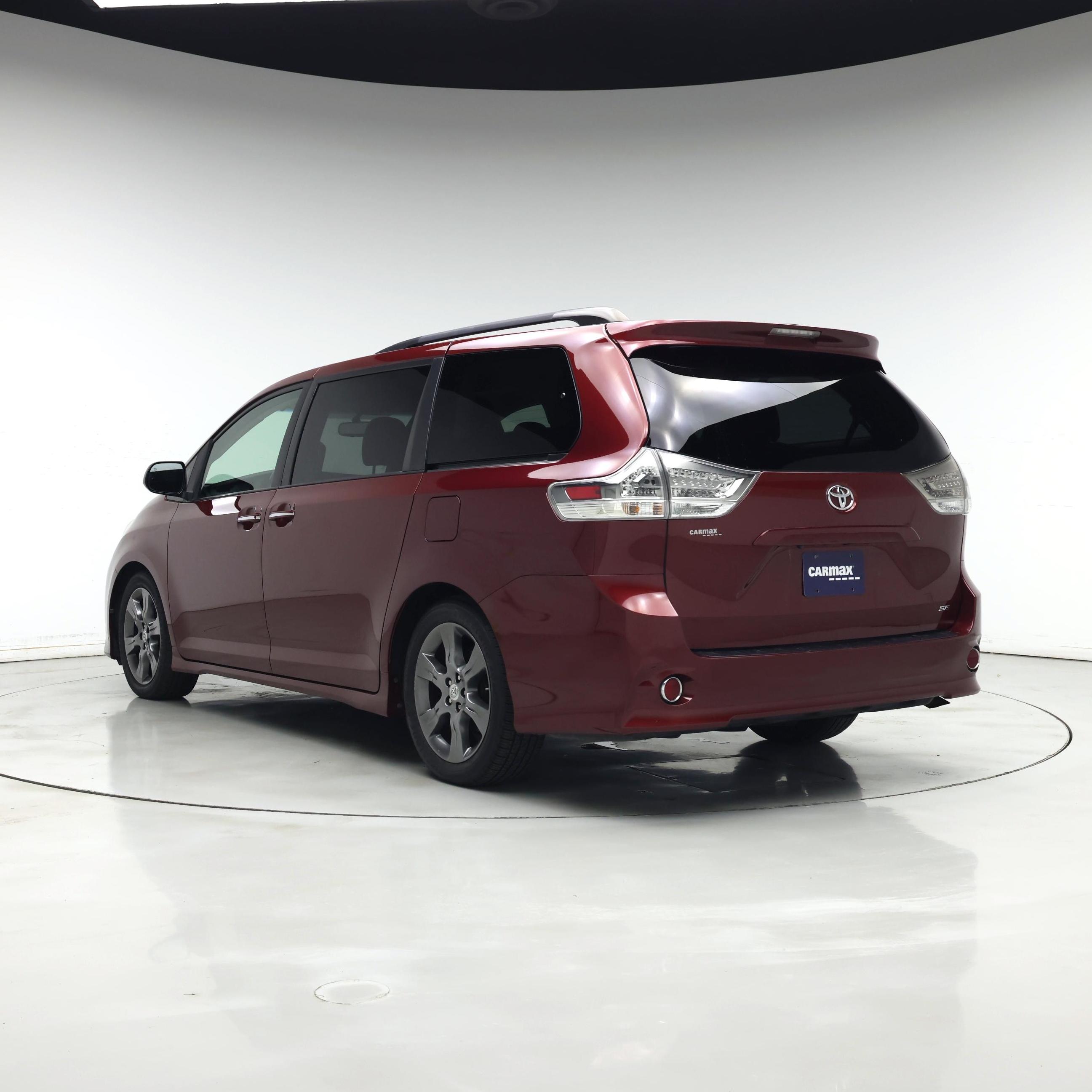 Thumbnail: 2016 Toyota Sienna - 2