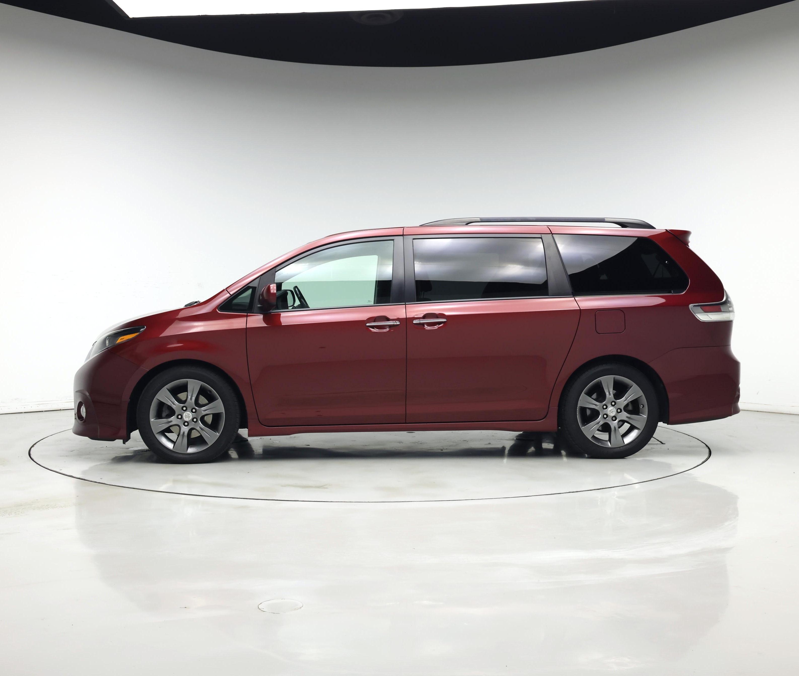 Thumbnail: 2016 Toyota Sienna - 3