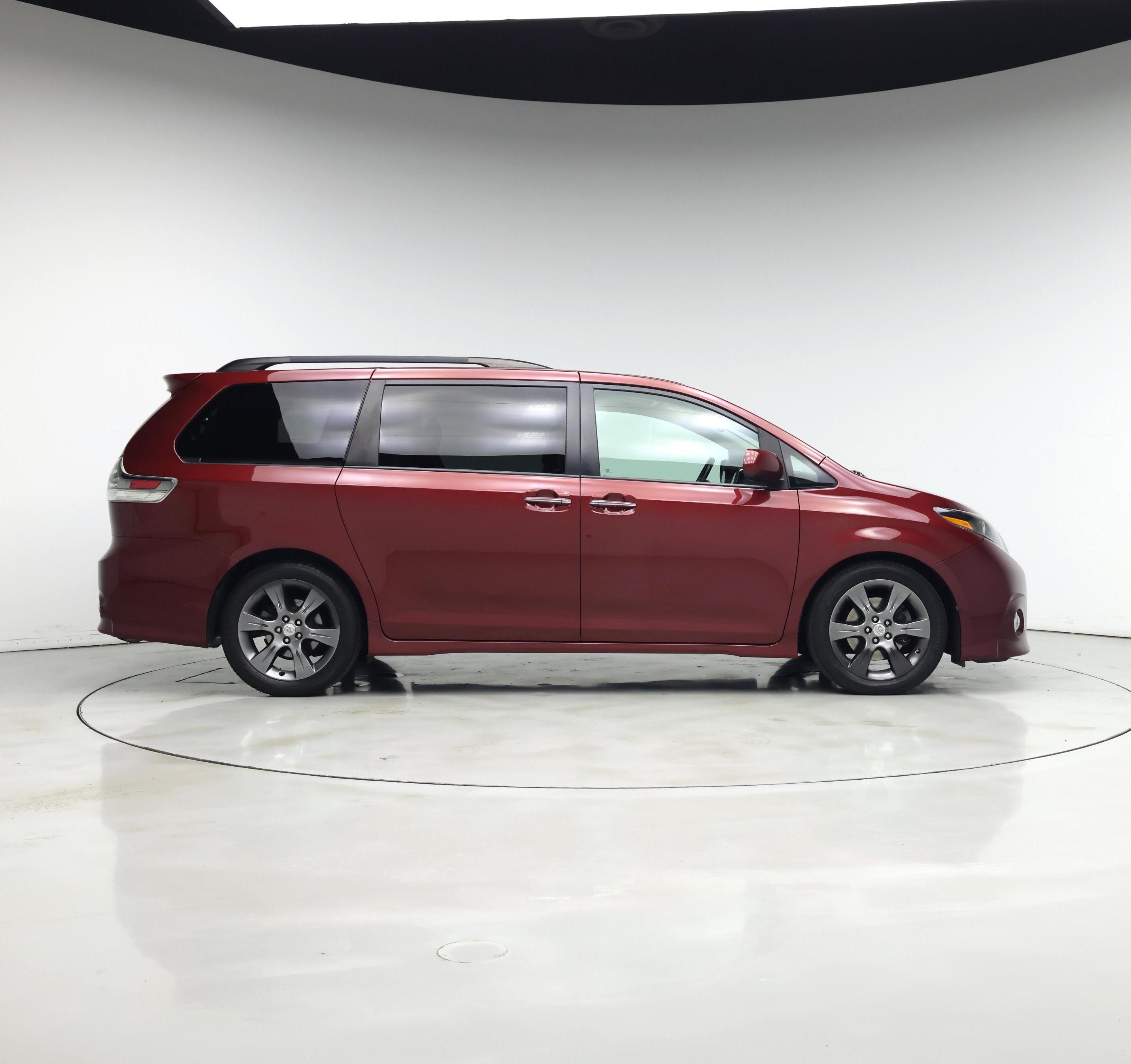 Thumbnail: 2016 Toyota Sienna - 7