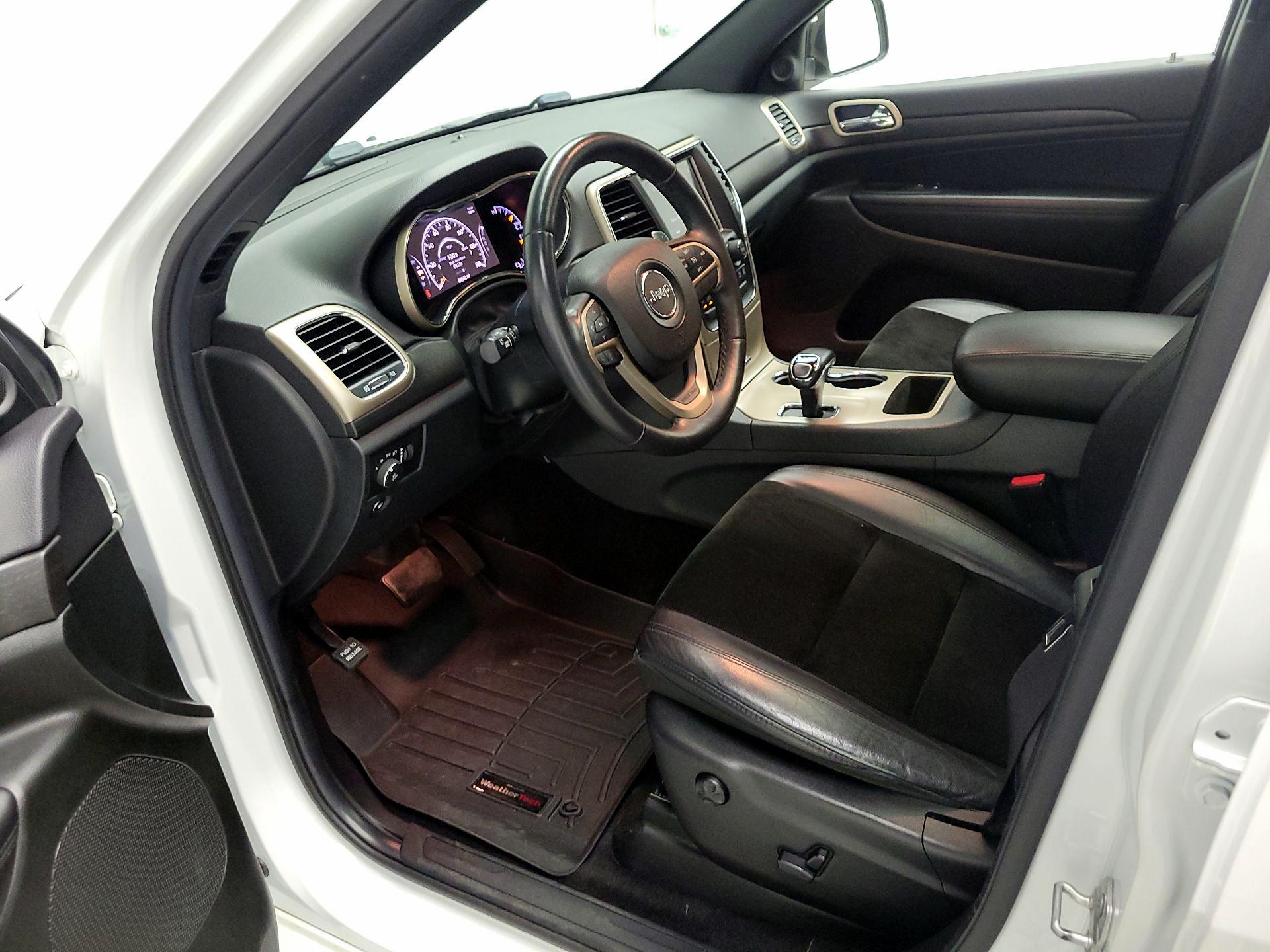 Thumbnail: 2015 Jeep Grand Cherokee - 11