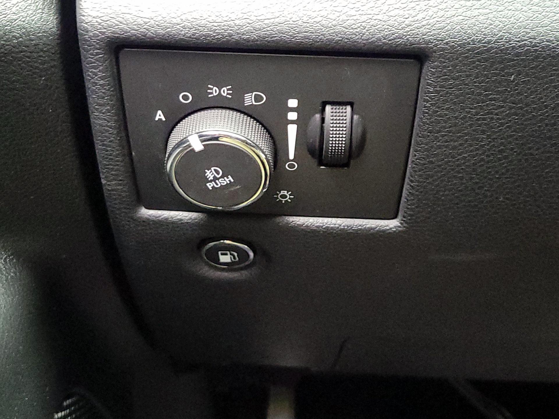 Thumbnail: 2015 Jeep Grand Cherokee - 13