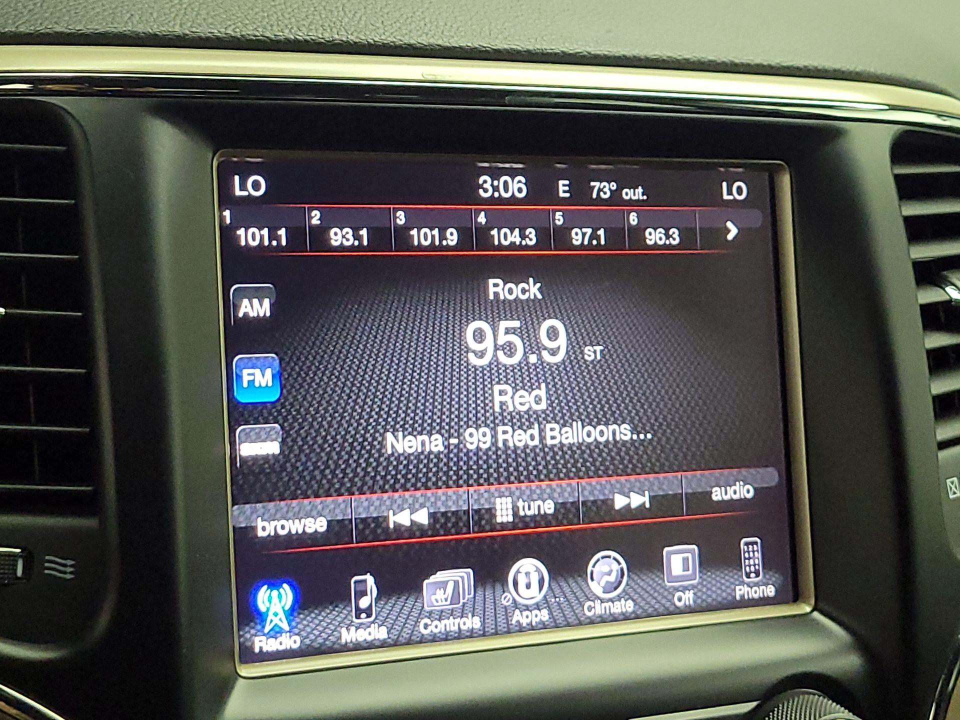 Thumbnail: 2015 Jeep Grand Cherokee - 14