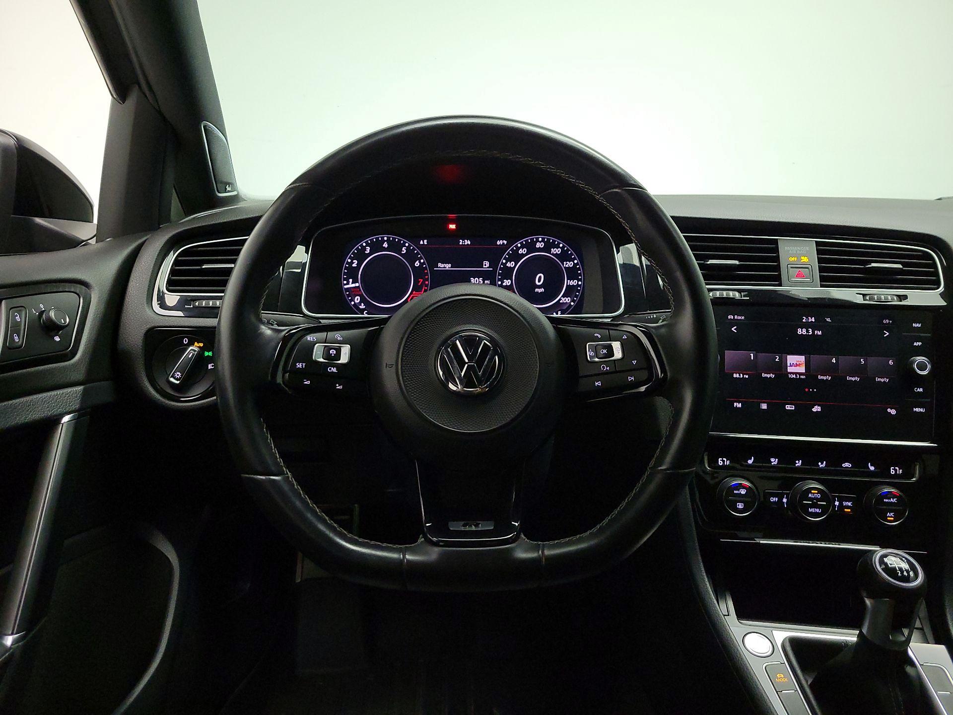 Thumbnail: 2018 Volkswagen Golf - 10