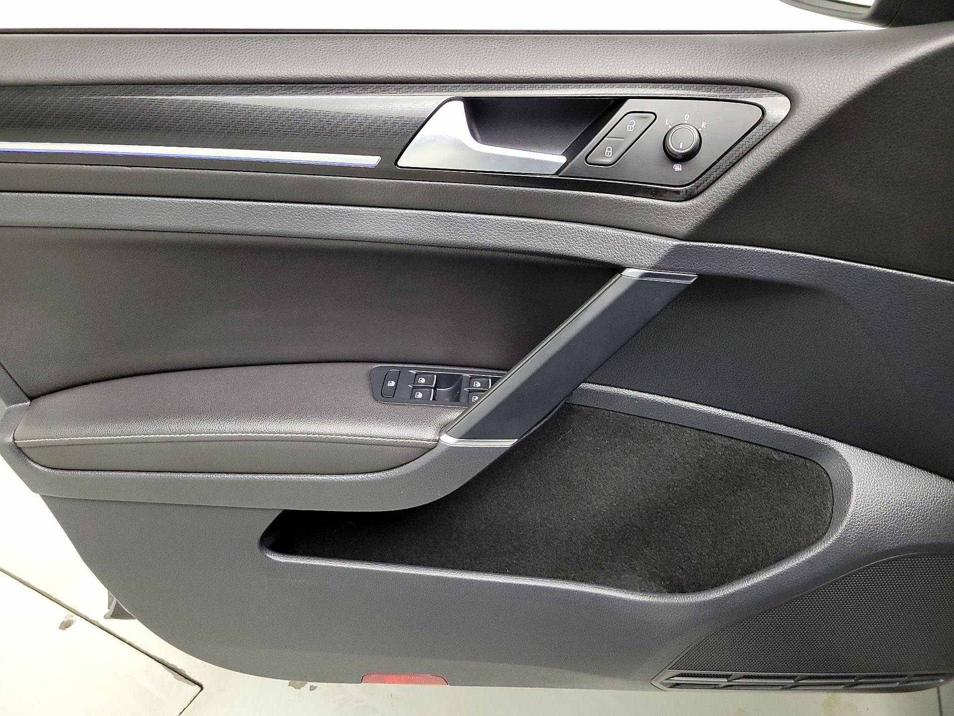 Thumbnail: 2018 Volkswagen Golf - 12