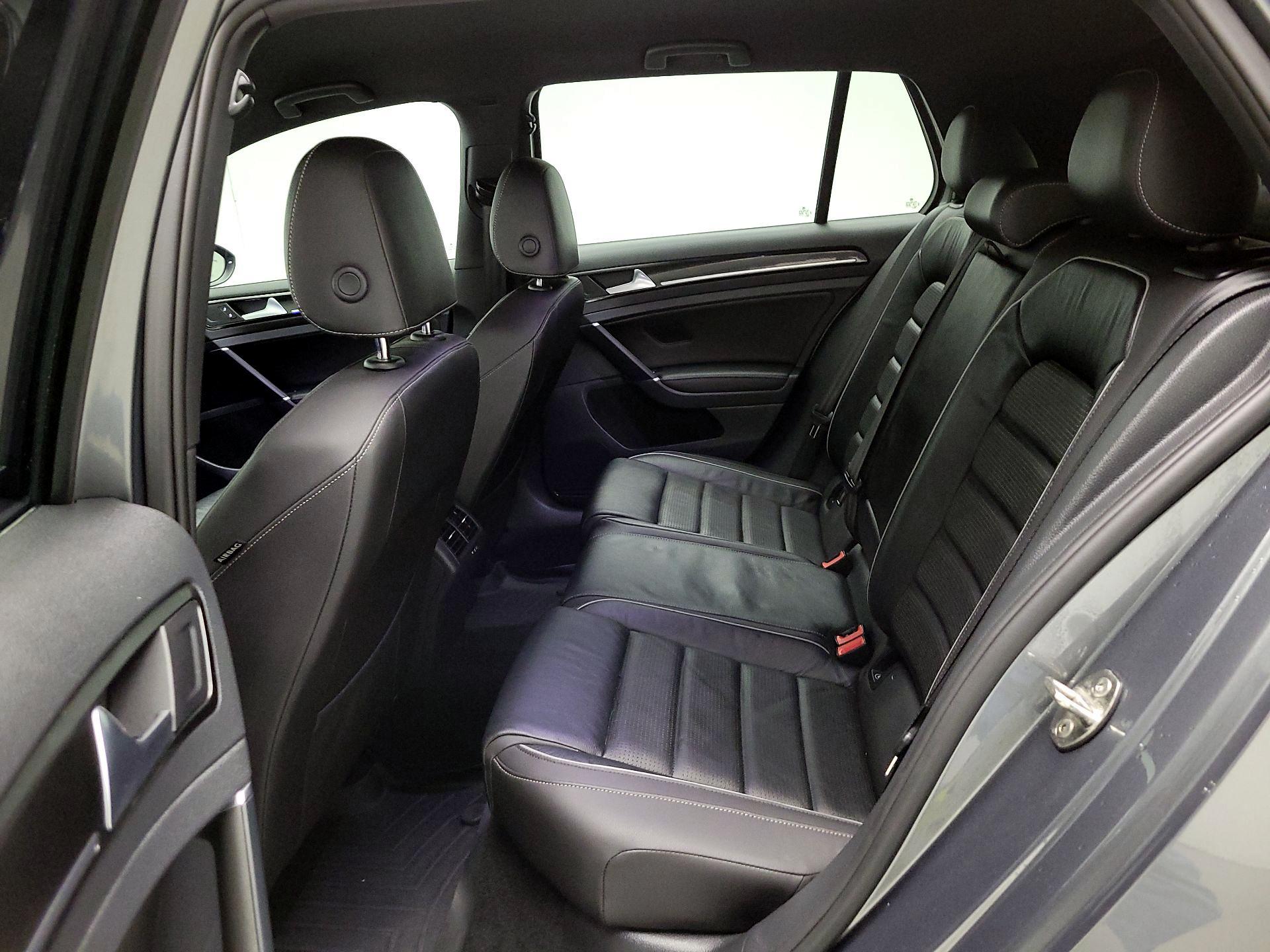 Thumbnail: 2018 Volkswagen Golf - 19