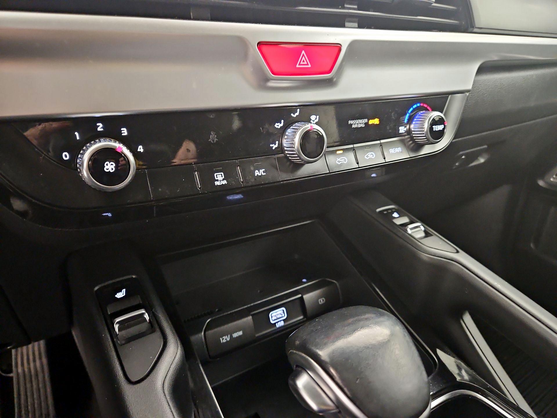 Thumbnail: 2020 Kia Telluride - 16