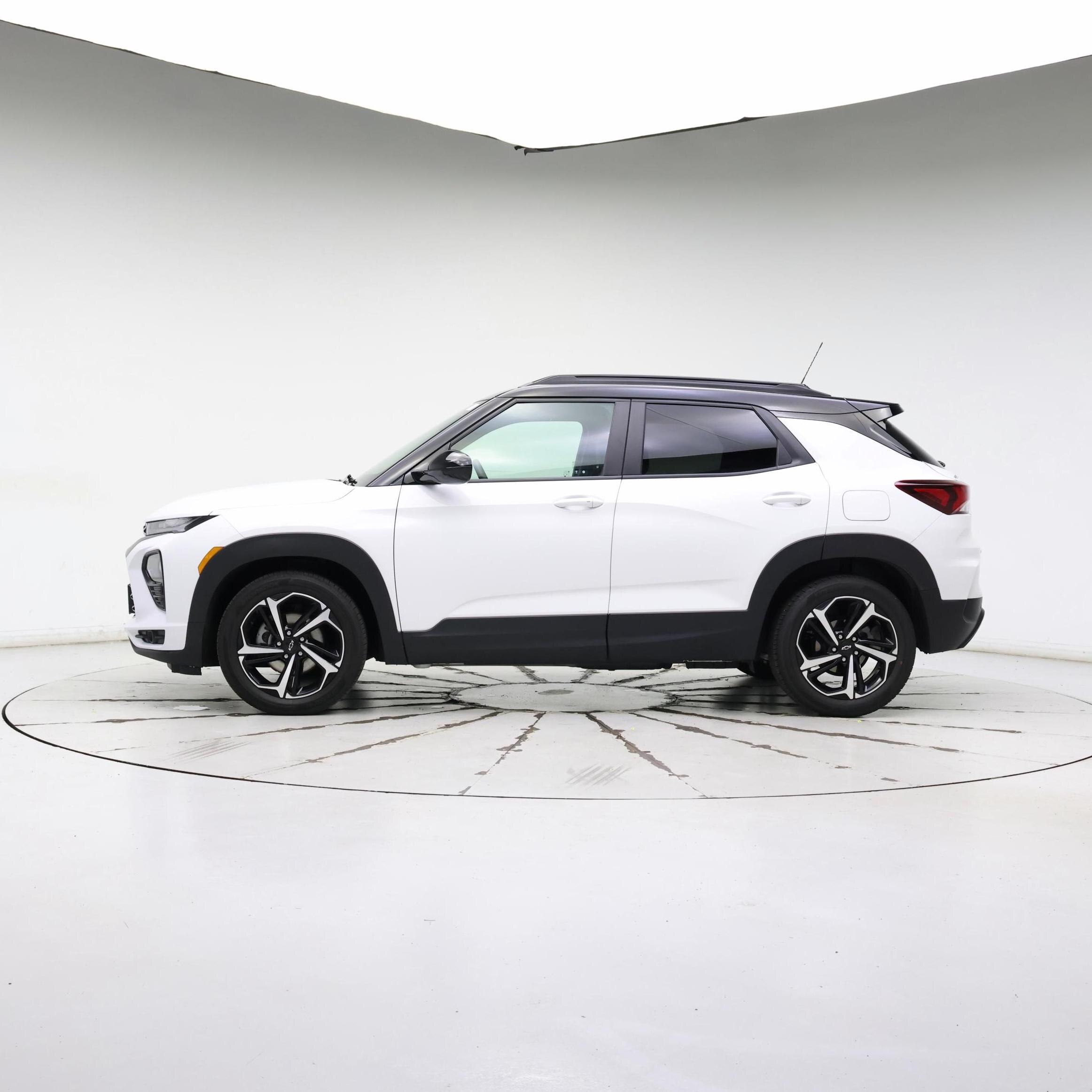 Thumbnail: 2023 Chevrolet TrailBlazer - 3