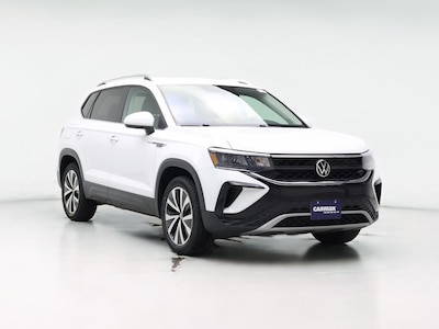White 2022 Volkswagen Taos SE