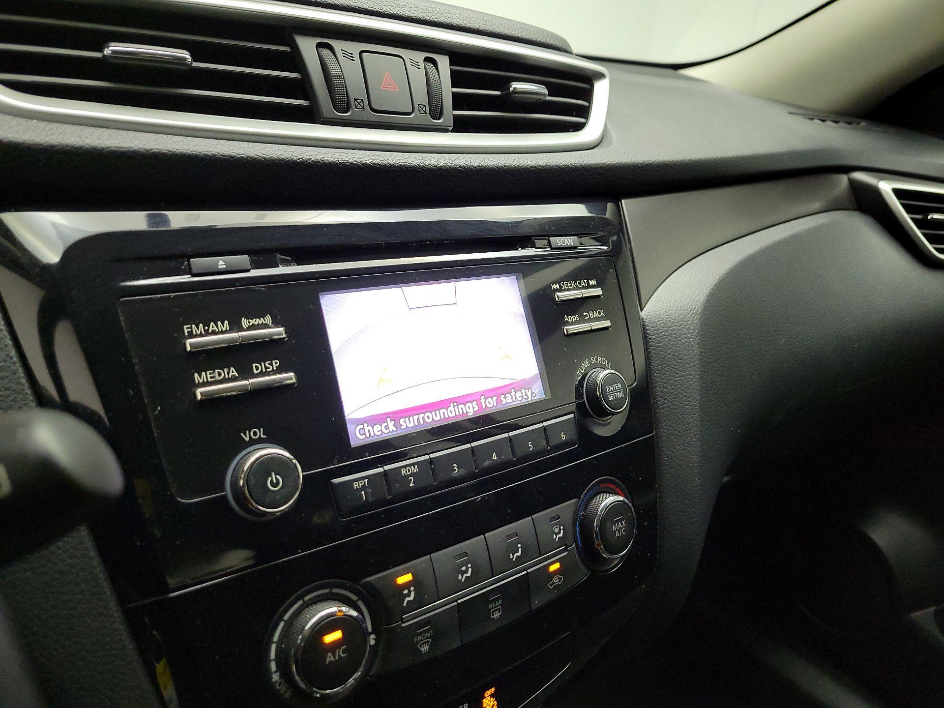 Thumbnail: 2015 Nissan Rogue - 14