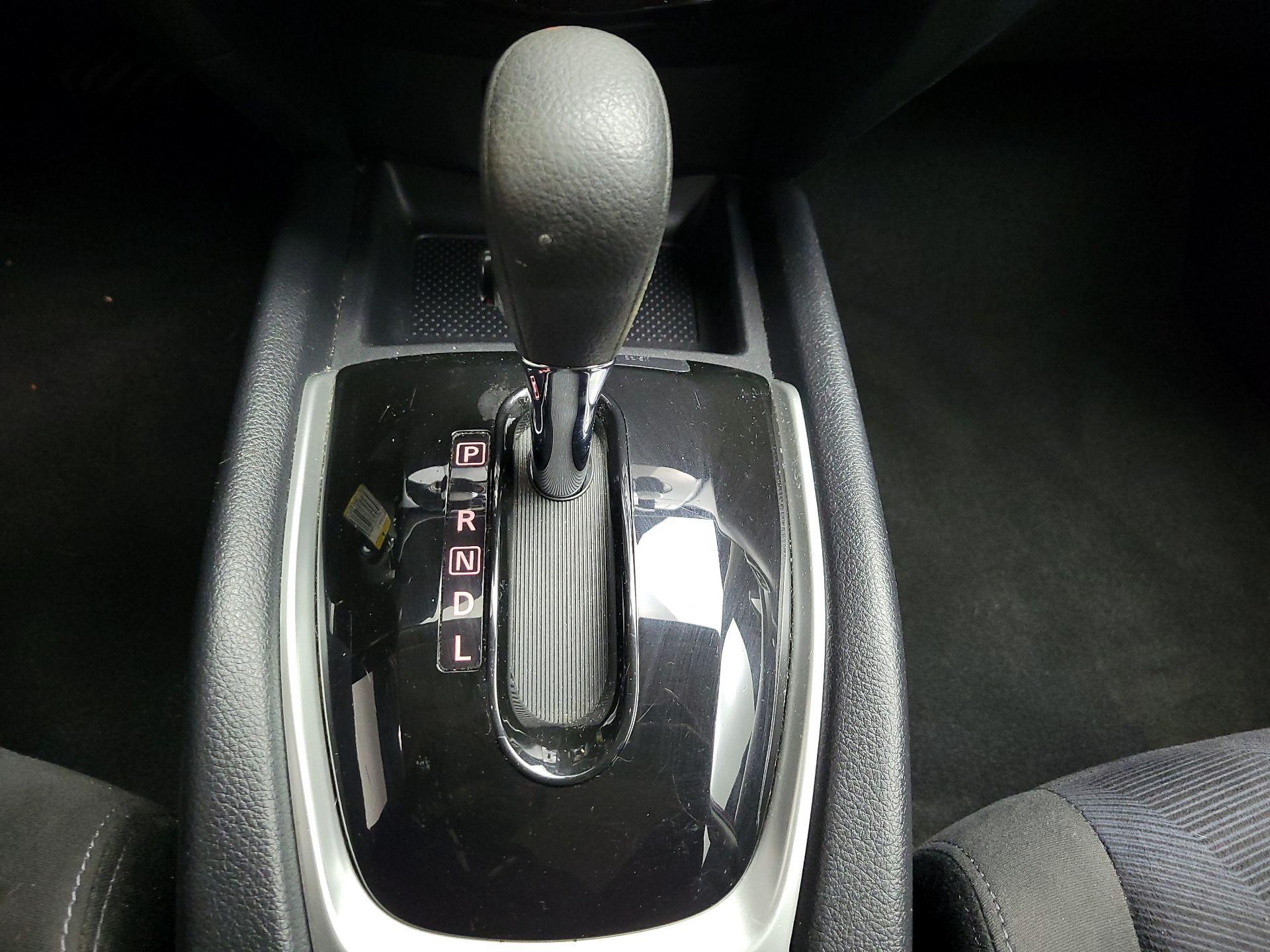 Thumbnail: 2015 Nissan Rogue - 17