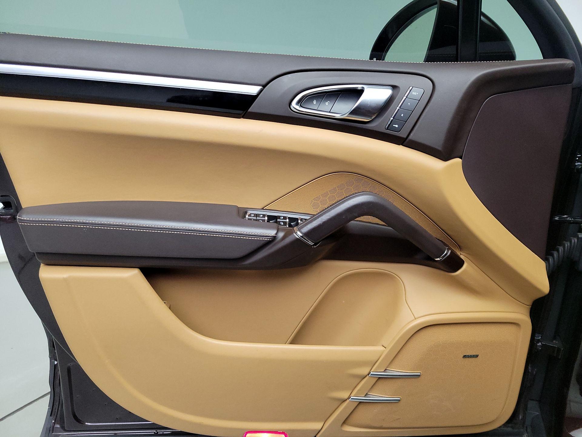 Thumbnail: 2017 Porsche Cayenne - 12