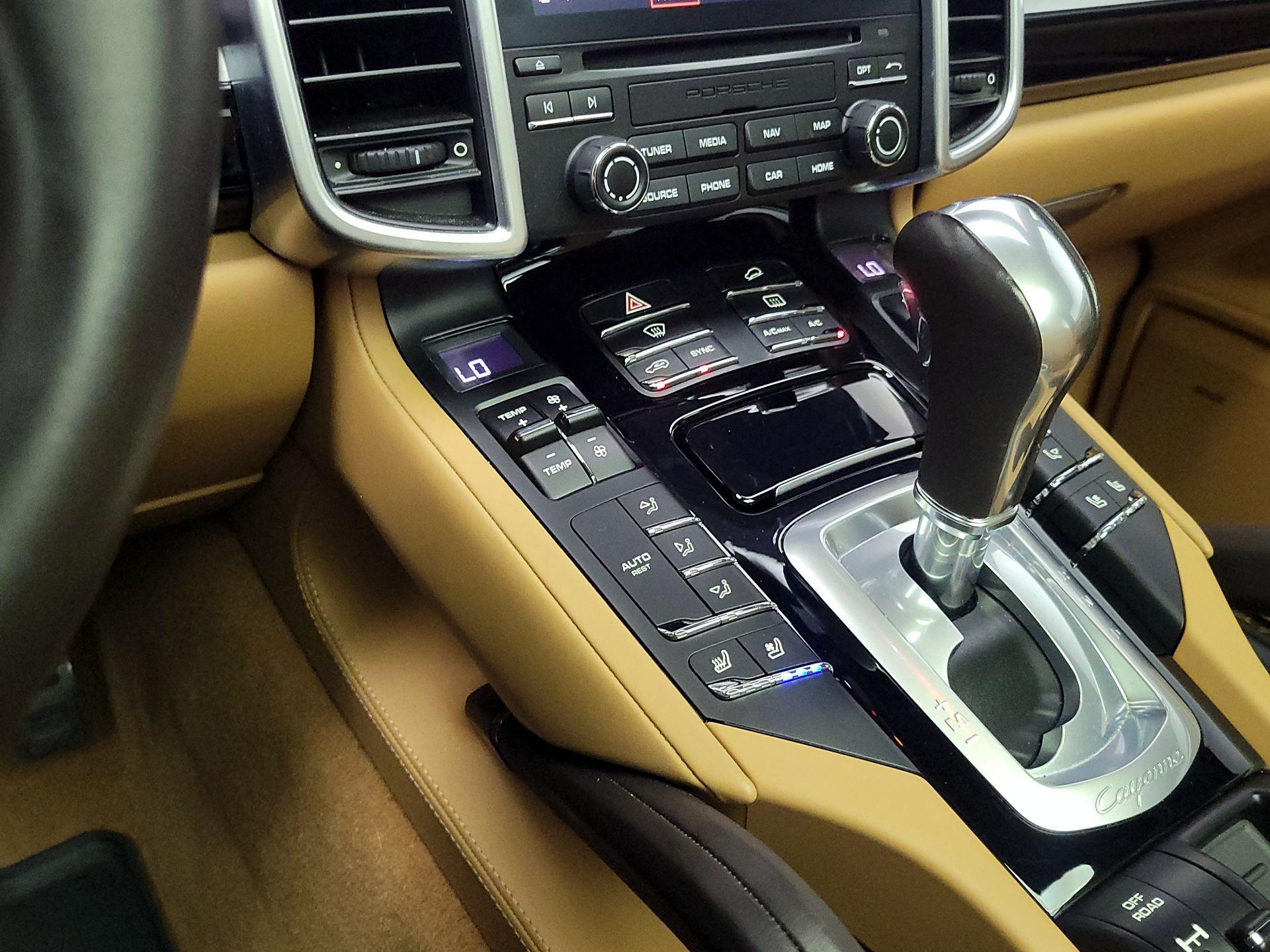 Thumbnail: 2017 Porsche Cayenne - 17