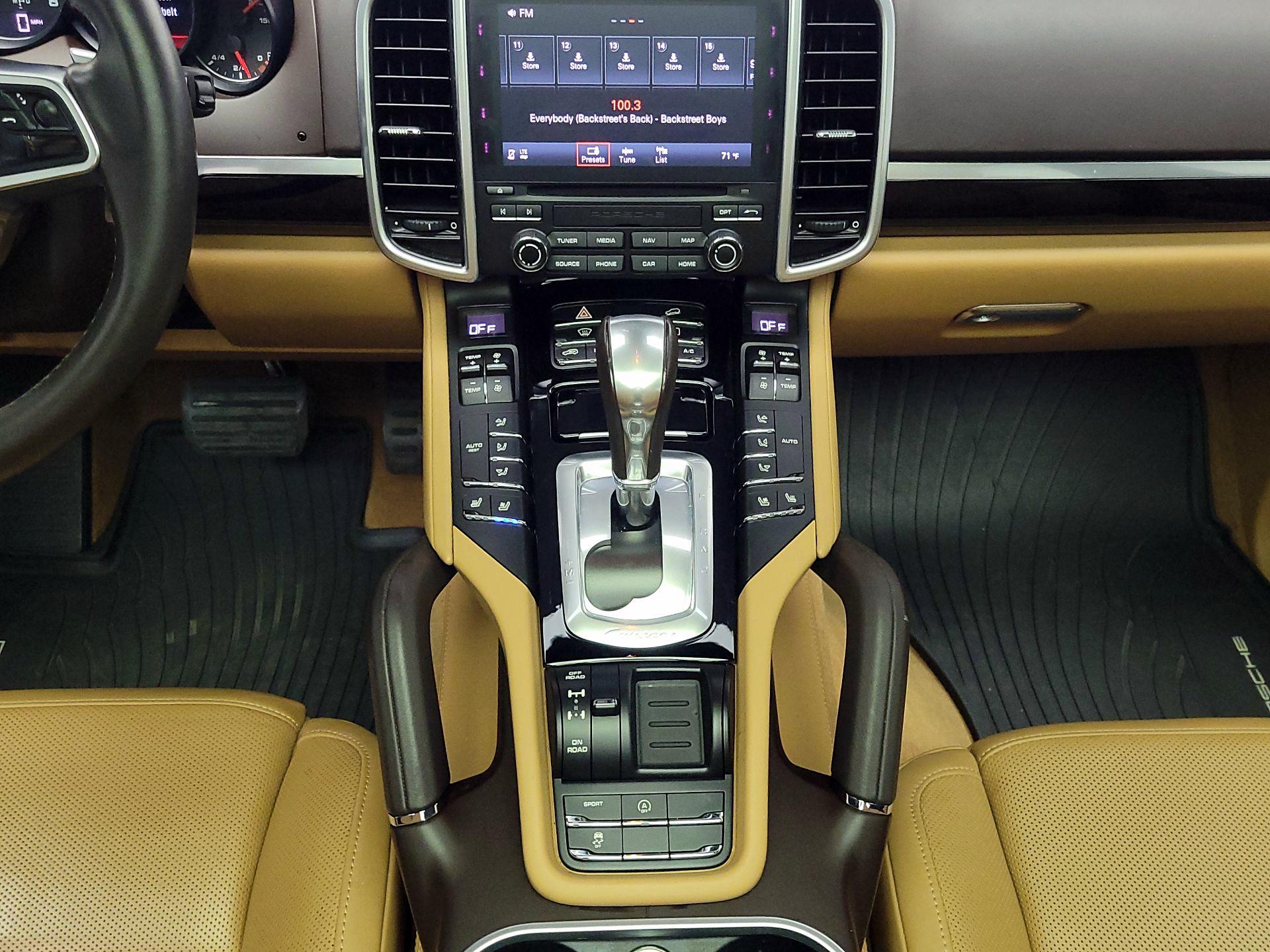 Thumbnail: 2017 Porsche Cayenne - 18