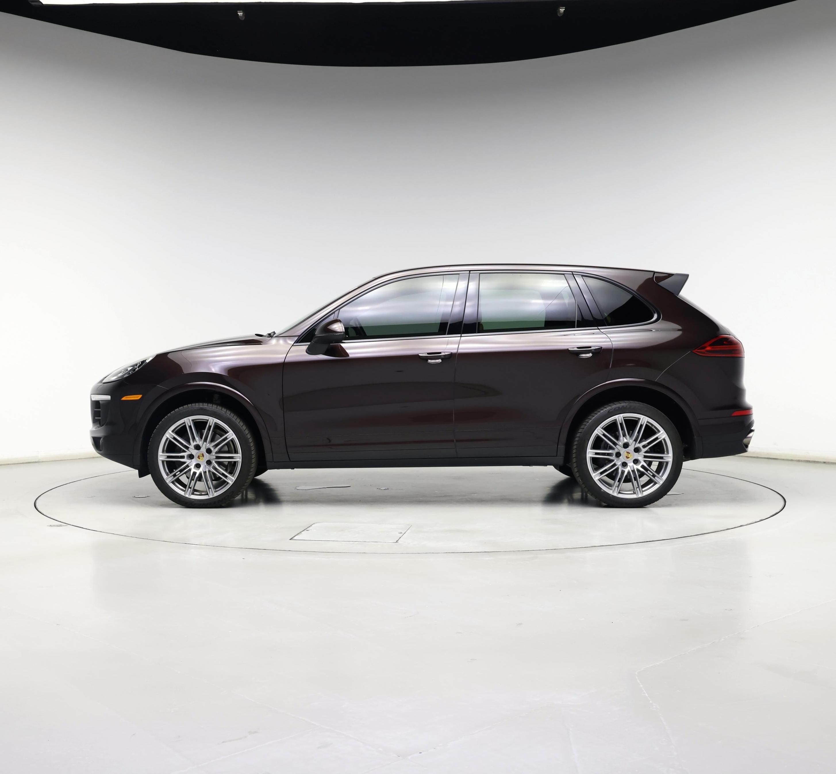 Thumbnail: 2017 Porsche Cayenne - 3