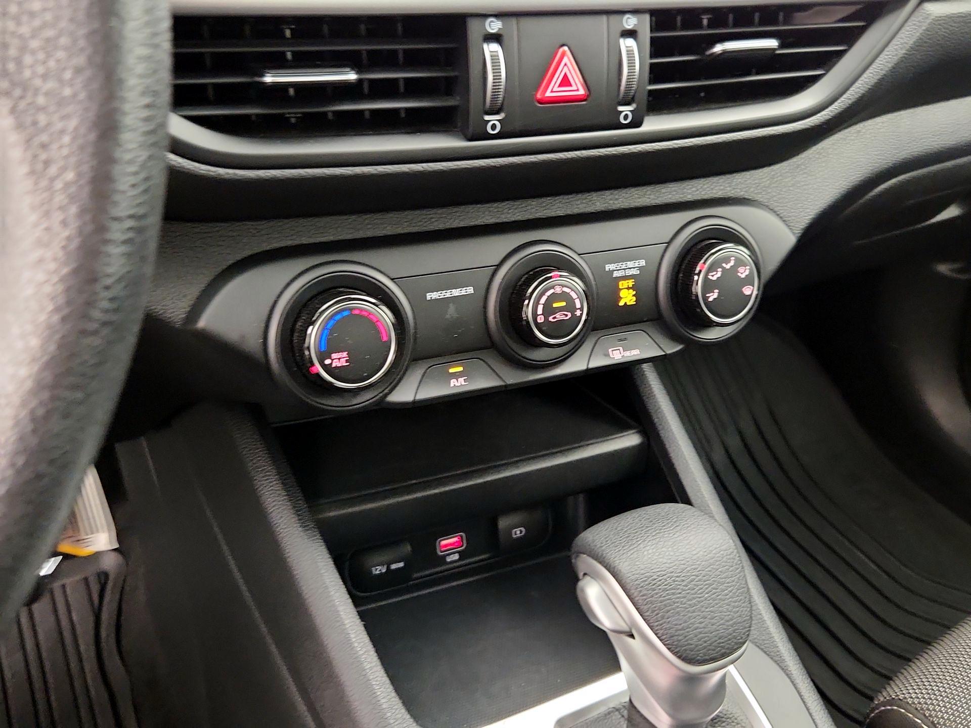 Thumbnail: 2024 Kia Forte - 16