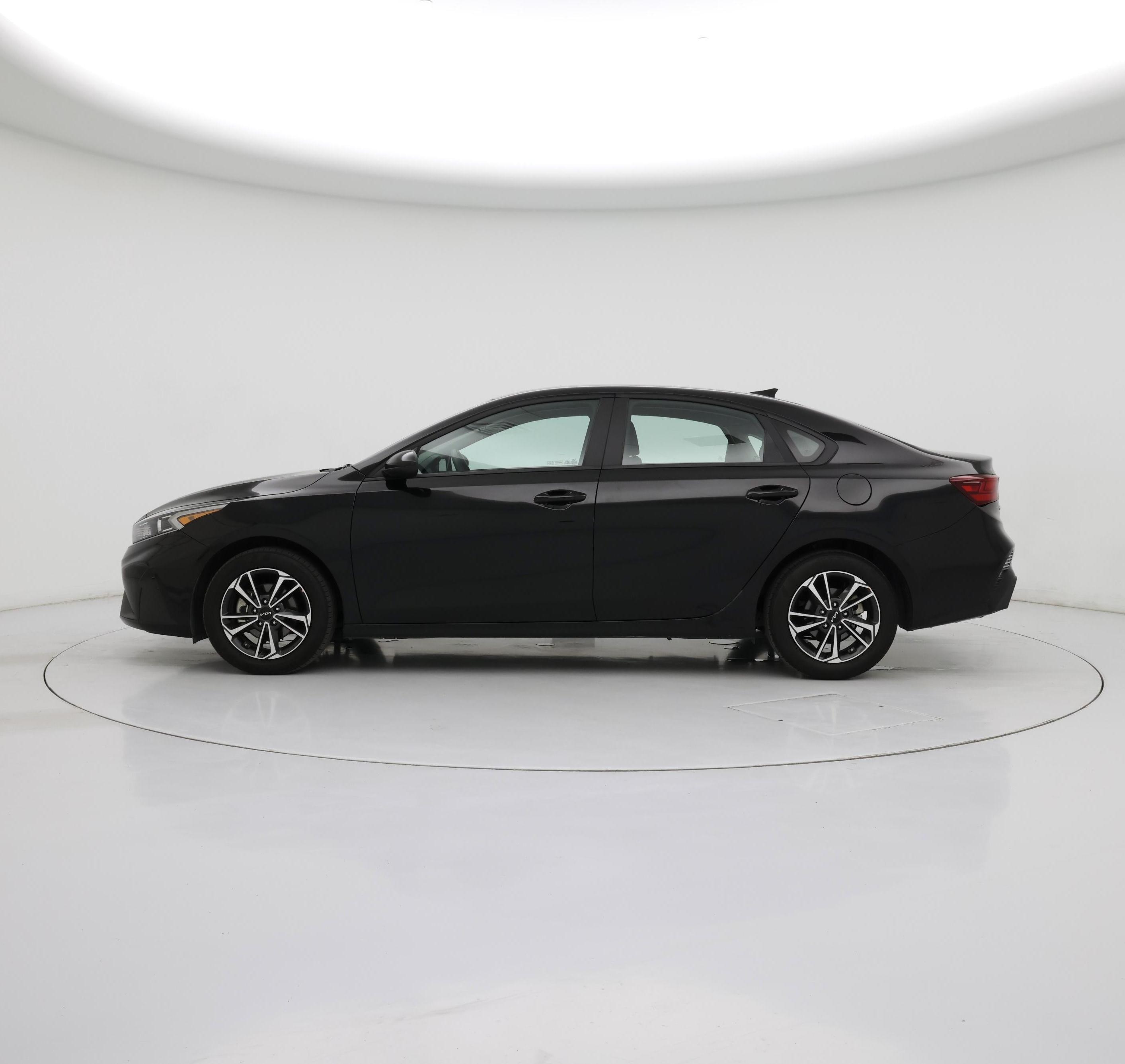 Thumbnail: 2024 Kia Forte - 3