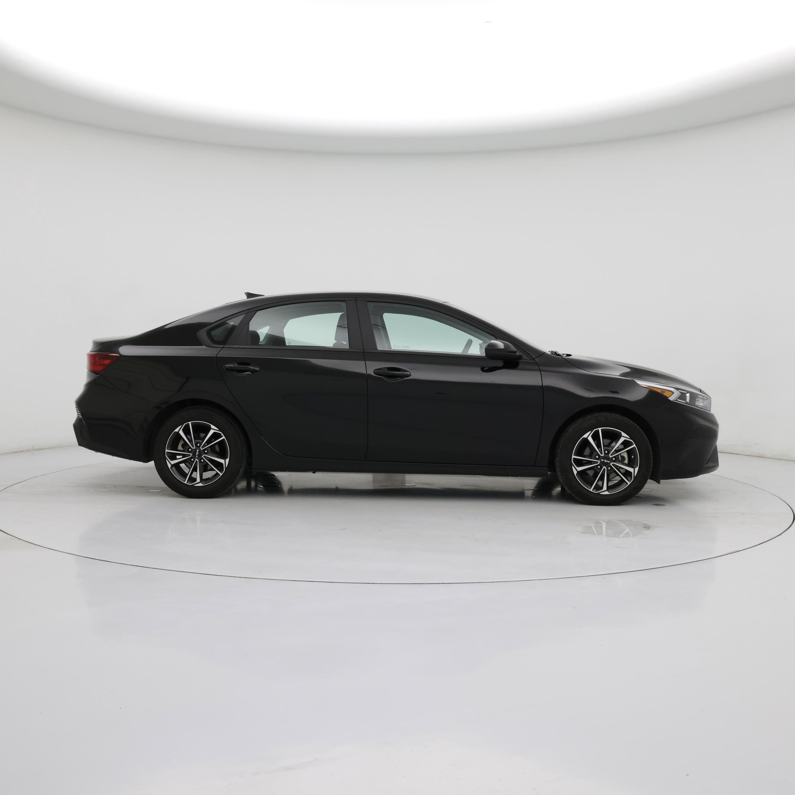 Thumbnail: 2024 Kia Forte - 7