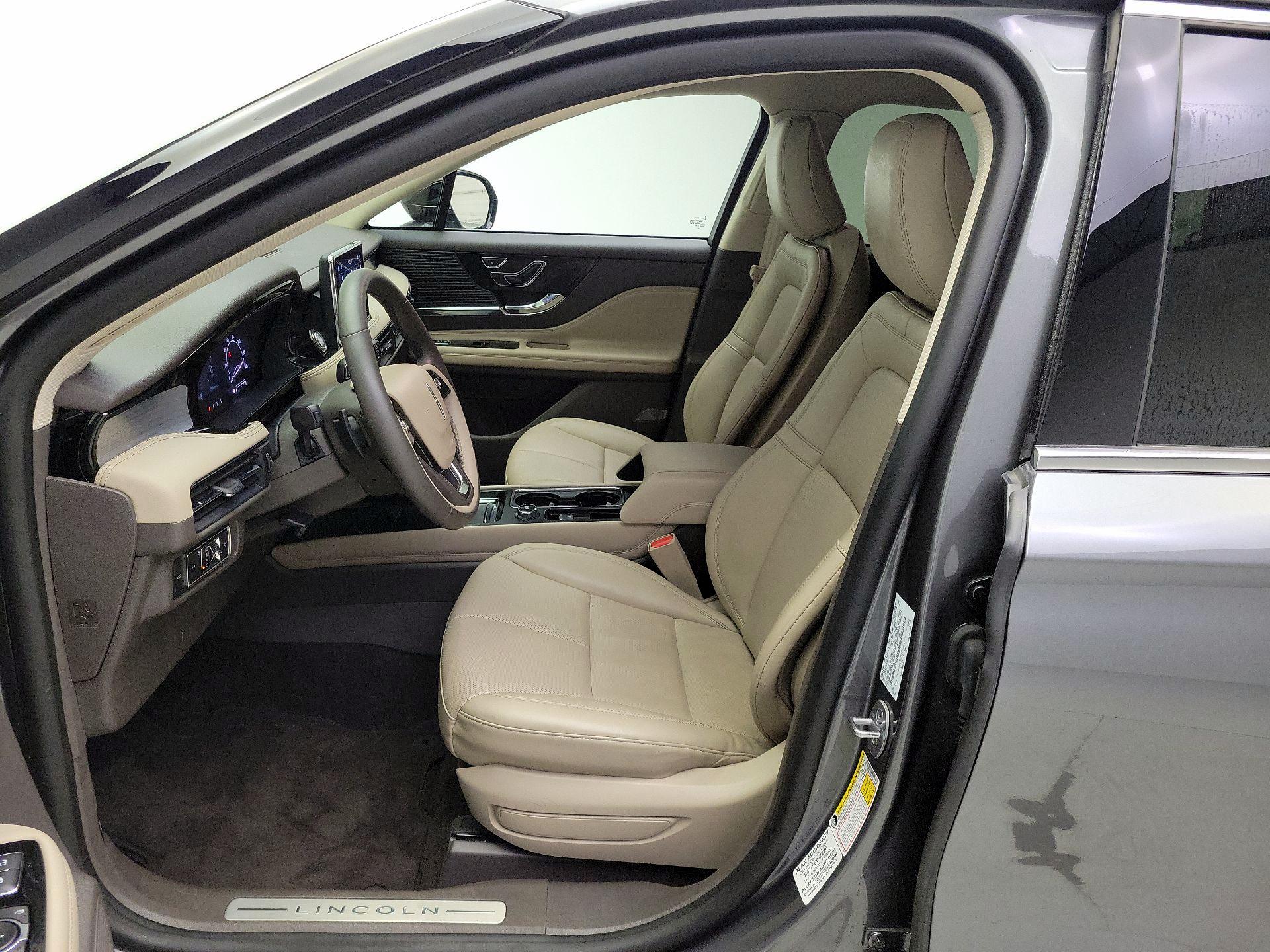 Thumbnail: 2022 Lincoln Corsair - 11