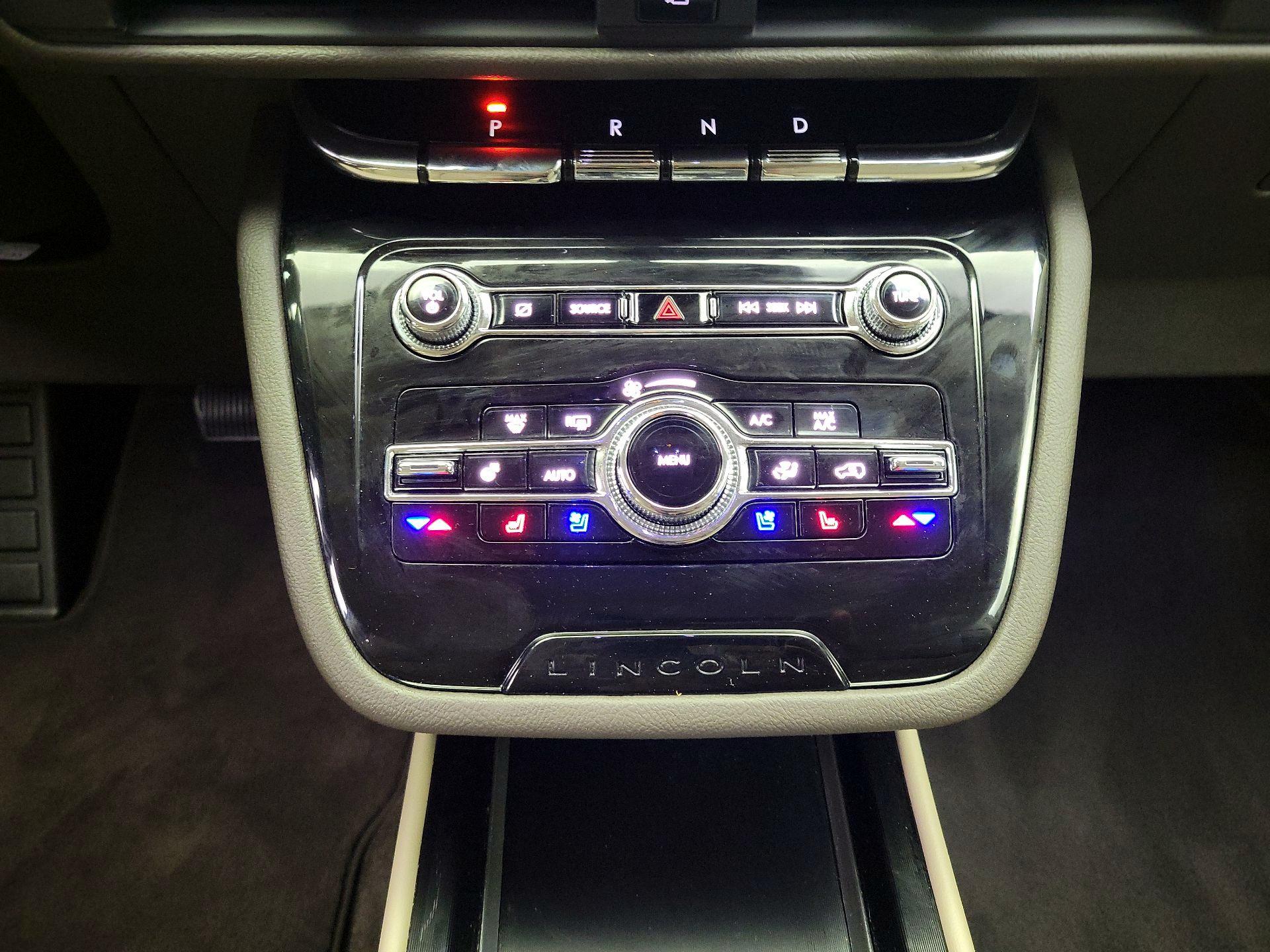 Thumbnail: 2022 Lincoln Corsair - 18