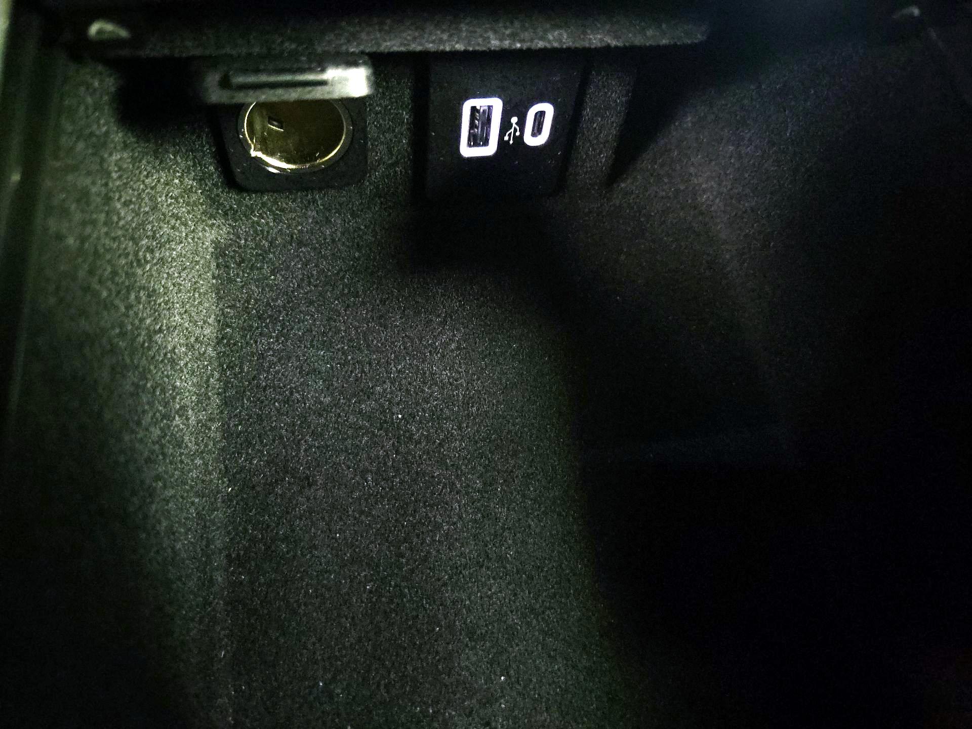 Thumbnail: 2022 Lincoln Corsair - 19