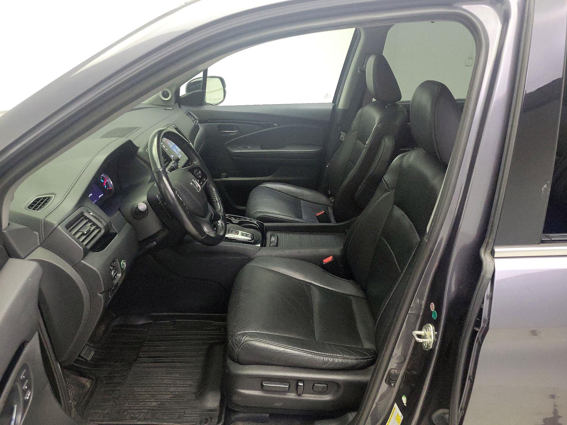 Thumbnail: 2019 Honda Pilot - 11