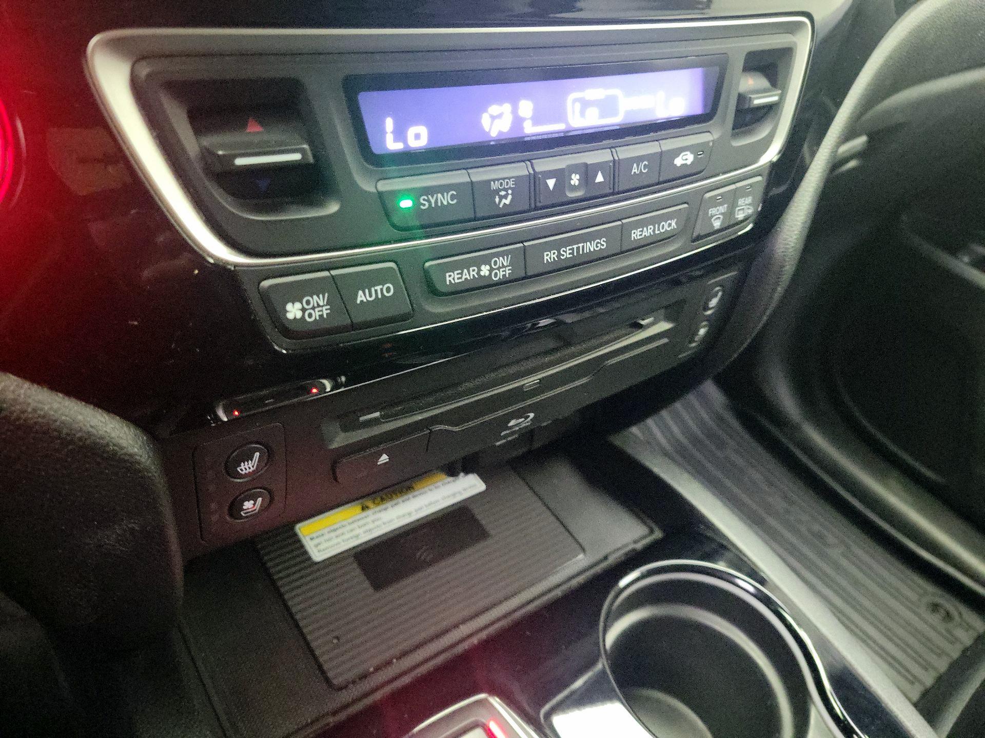 Thumbnail: 2019 Honda Pilot - 17