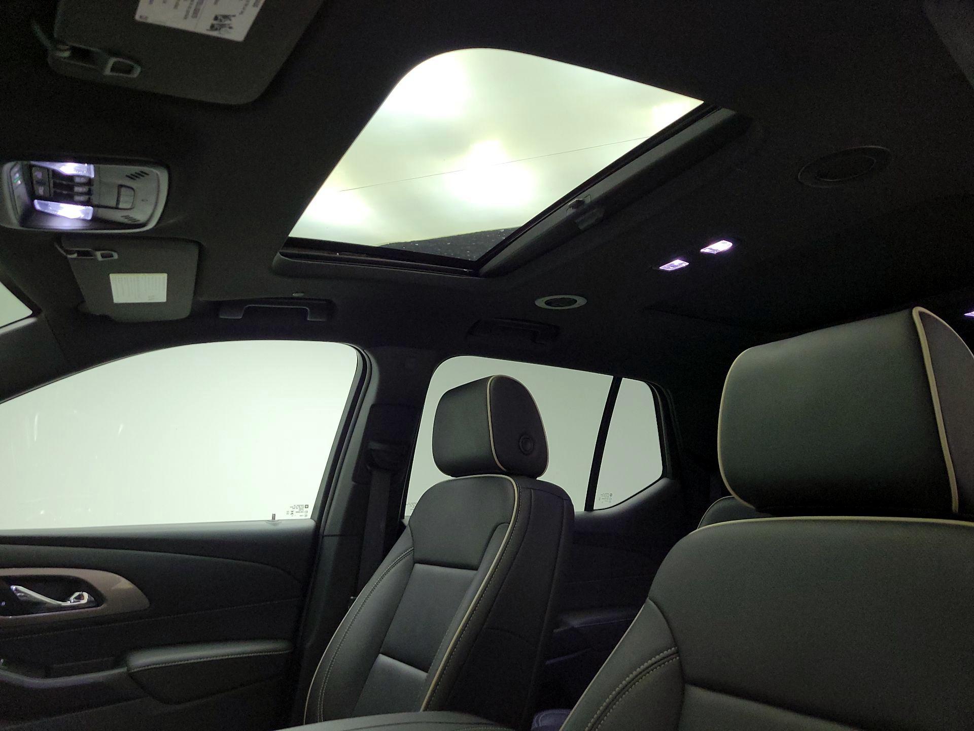 Thumbnail: 2023 Chevrolet Traverse - 19