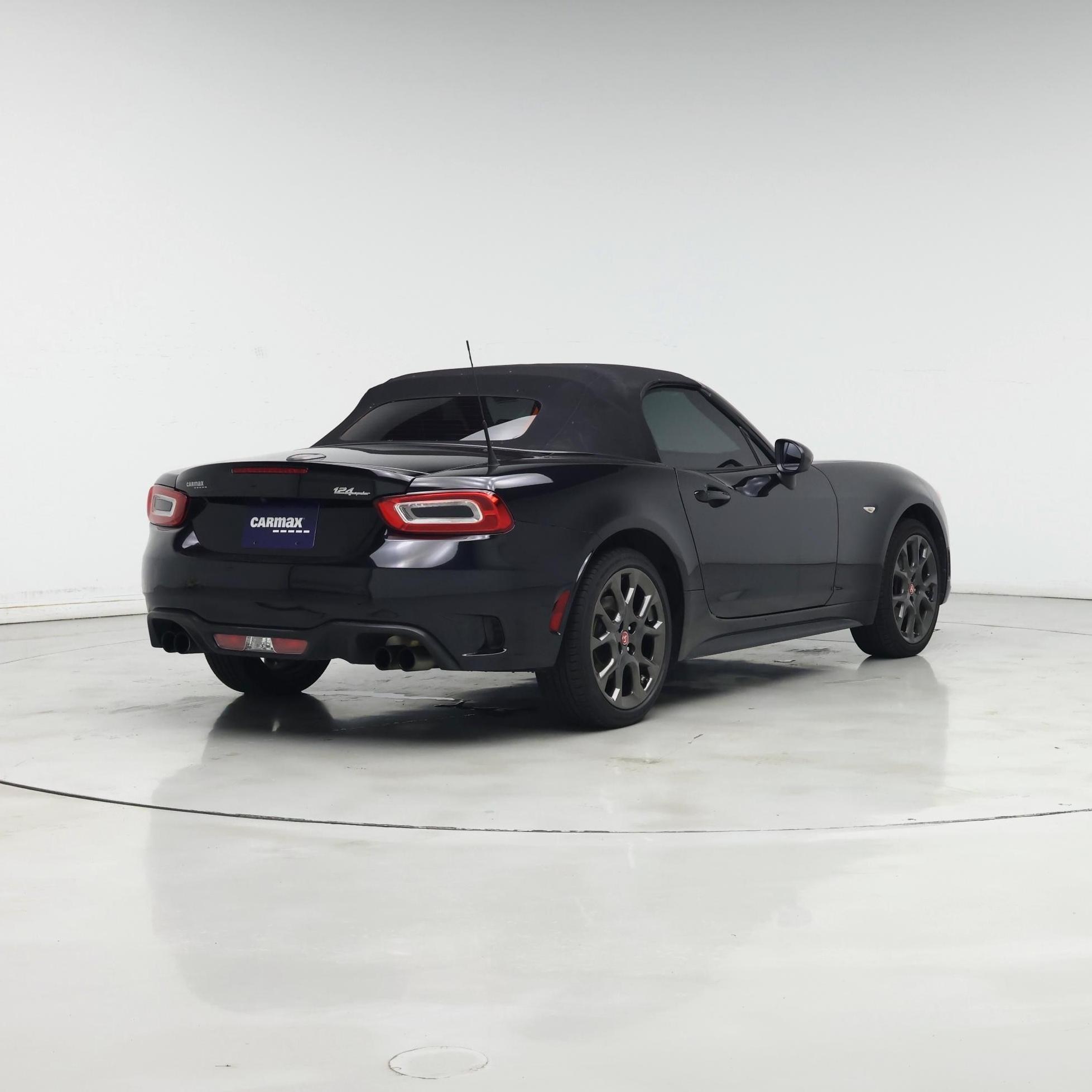 Thumbnail: 2017 Fiat 124 Spider - 8