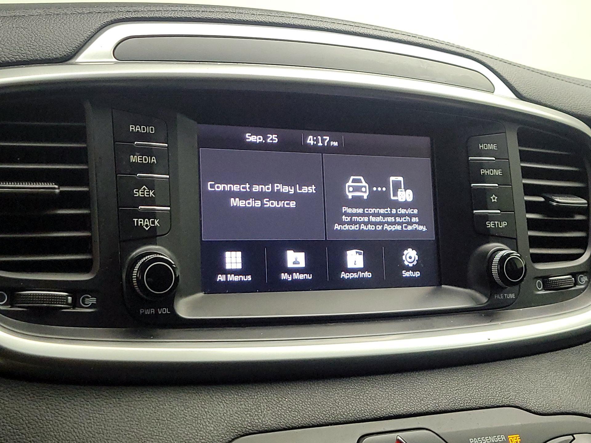 Thumbnail: 2019 Kia Sorento - 15