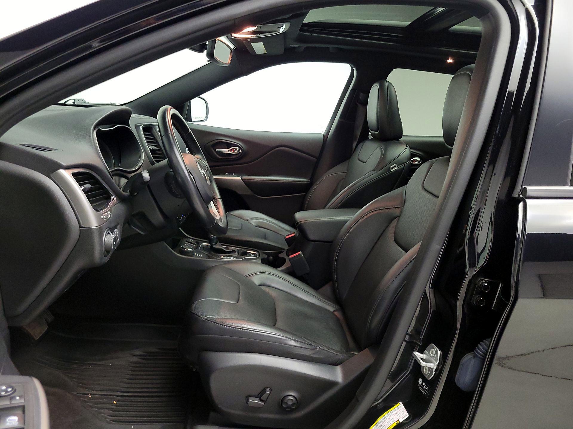 Thumbnail: 2021 Jeep Cherokee - 11