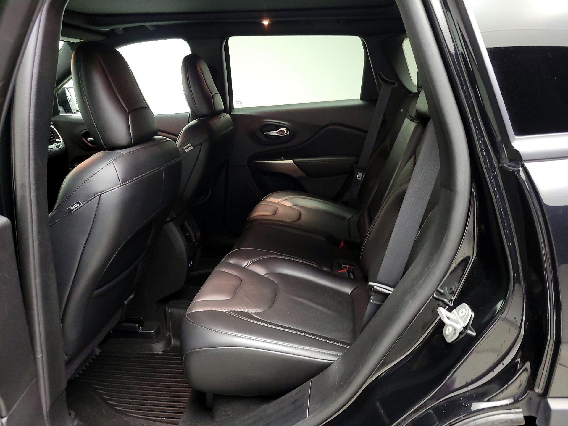Thumbnail: 2021 Jeep Cherokee - 20